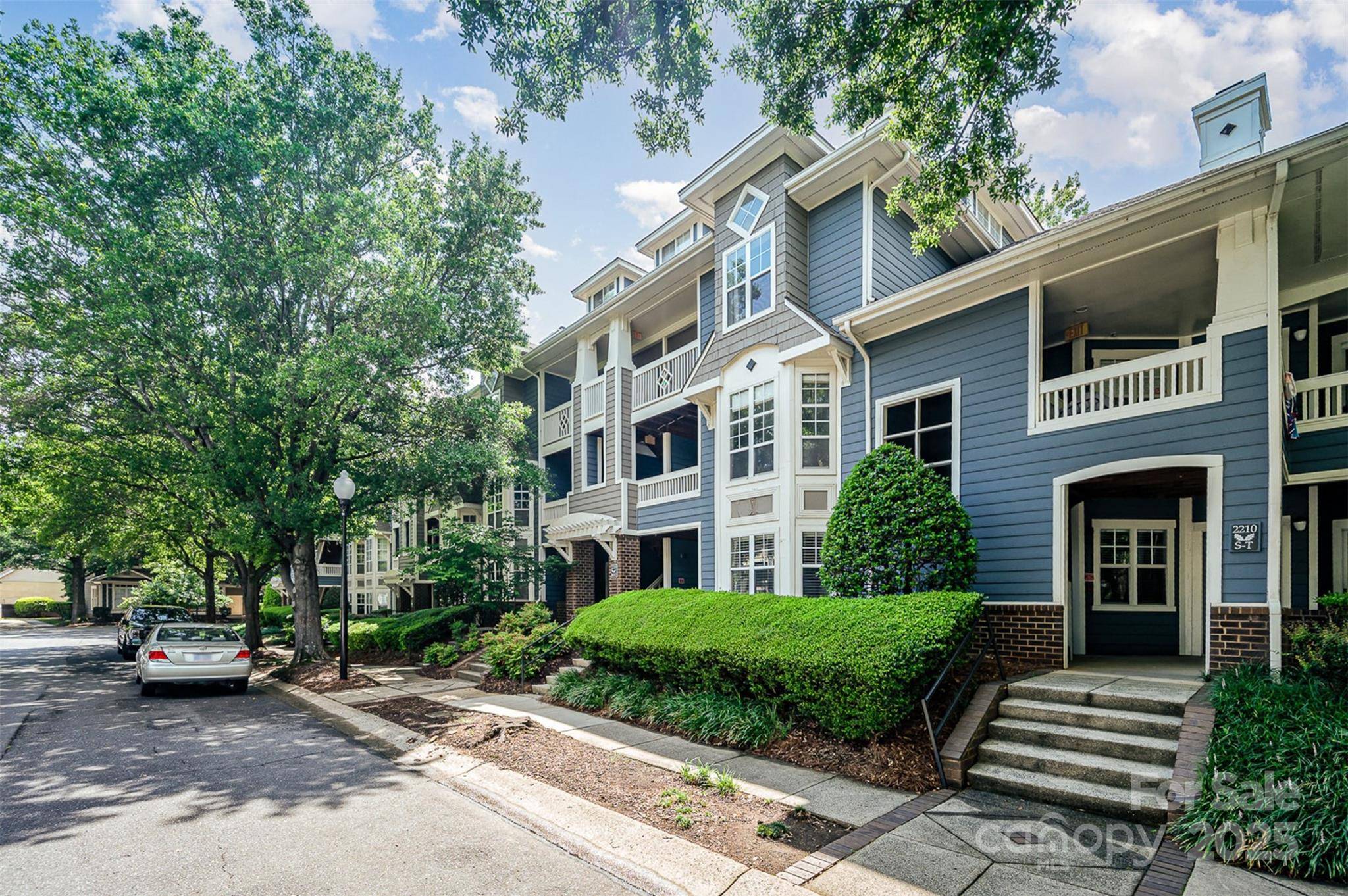 Charlotte, NC 28203,2210 Sumner Green AVE #O
