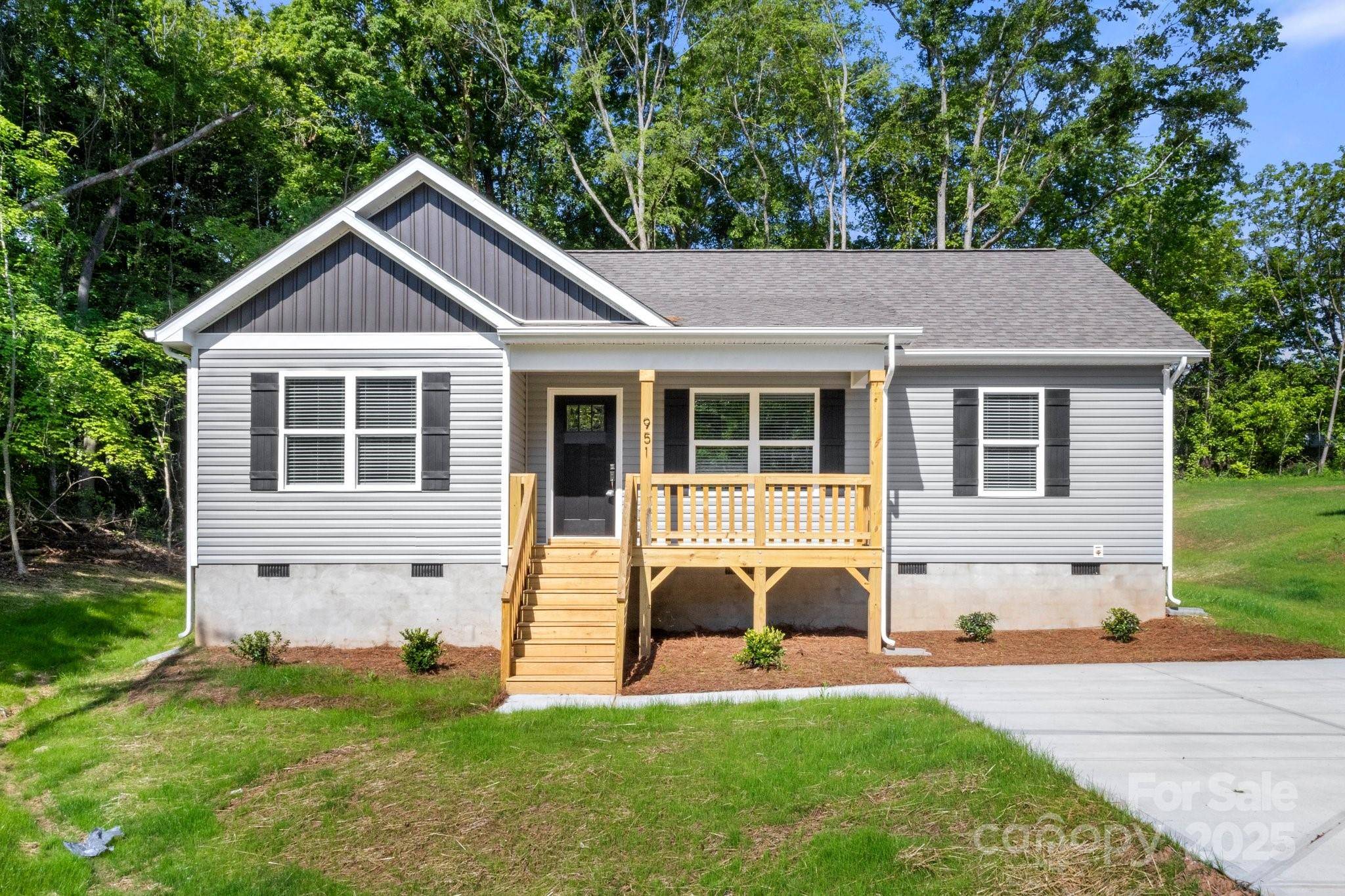 Shelby, NC 28150,951 Hardin DR
