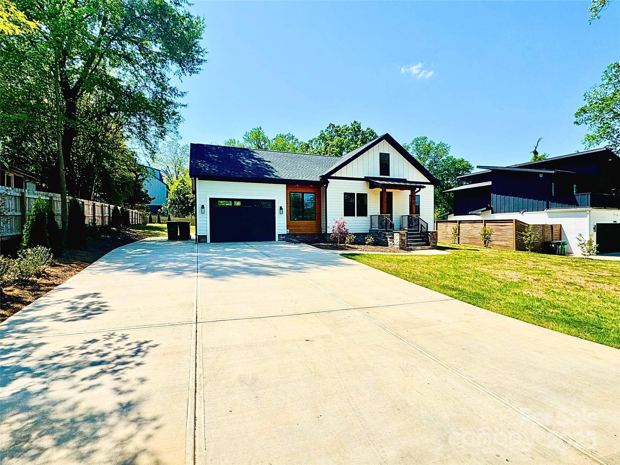 Charlotte, NC 28208,2907 Lake AVE