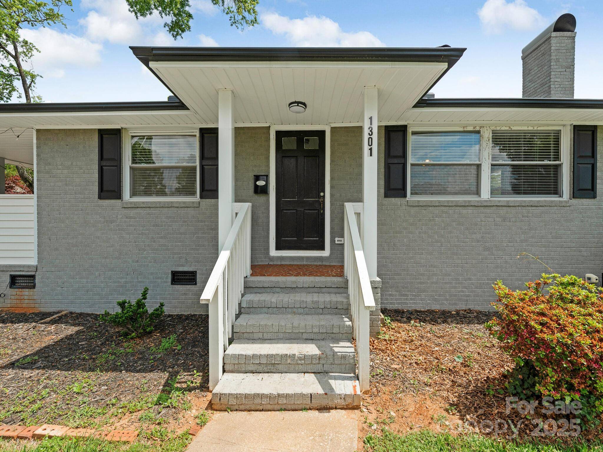 Charlotte, NC 28207,1301 S Kings DR