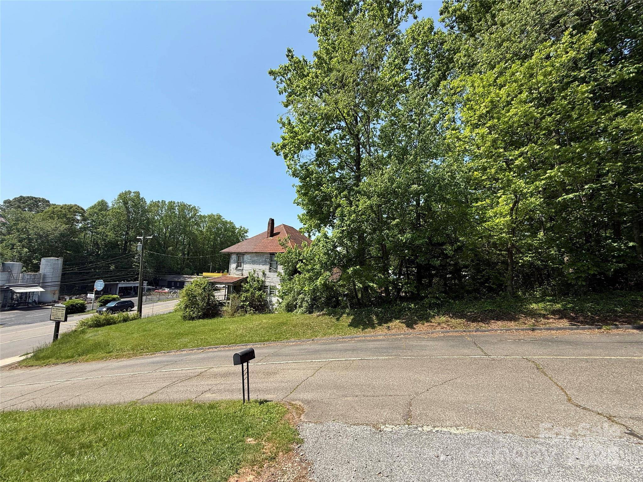 Marion, NC 28752,891 E Court ST