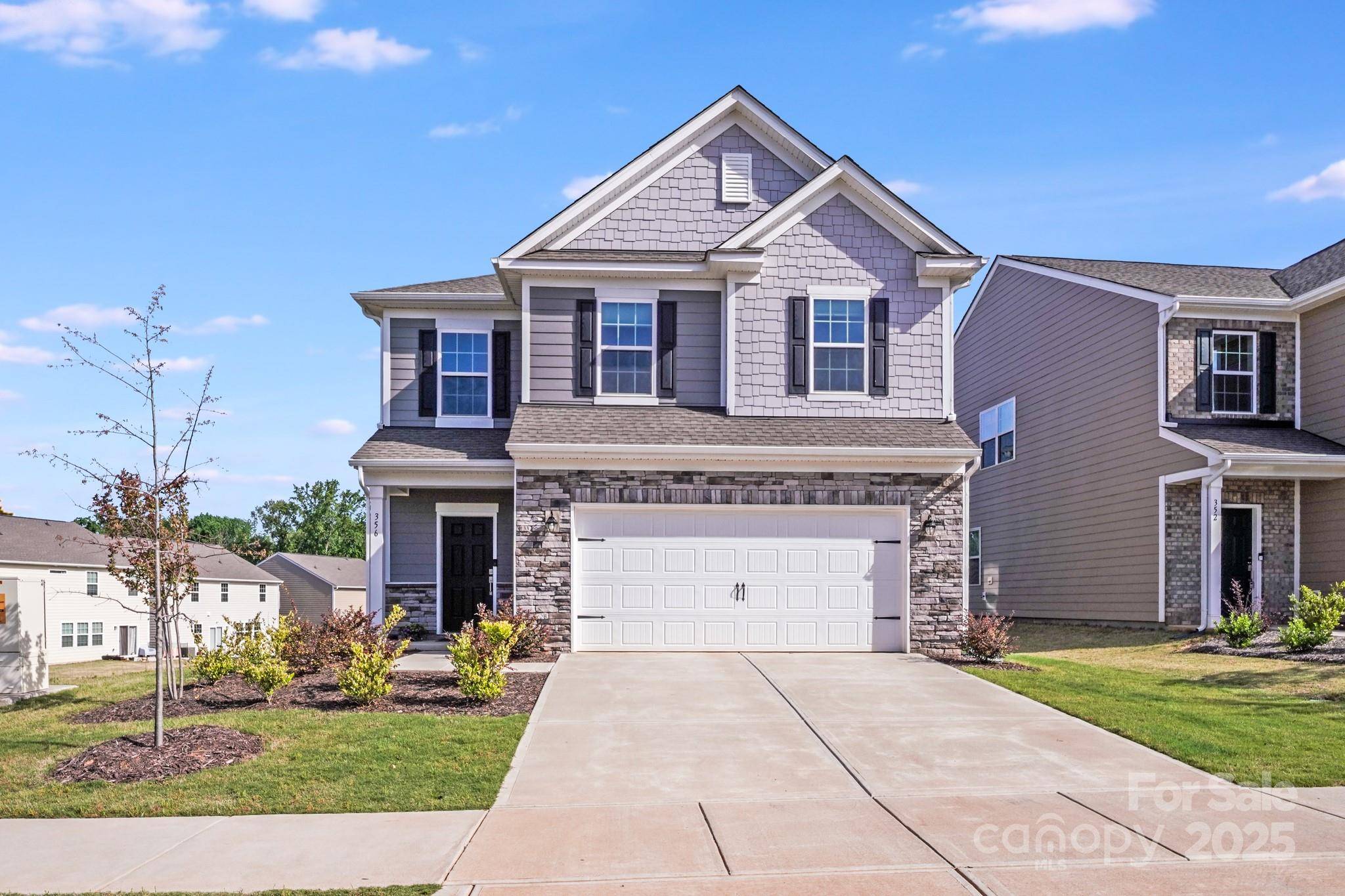 Fort Mill, SC 29715,356 Runner Stone LN