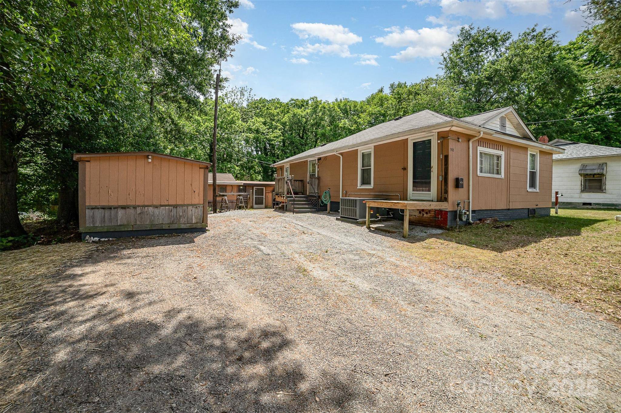 Kannapolis, NC 28083,908 Taylor ST