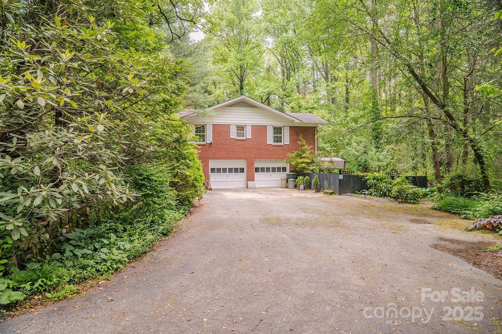 Hendersonville, NC 28739,2512 Little River RD