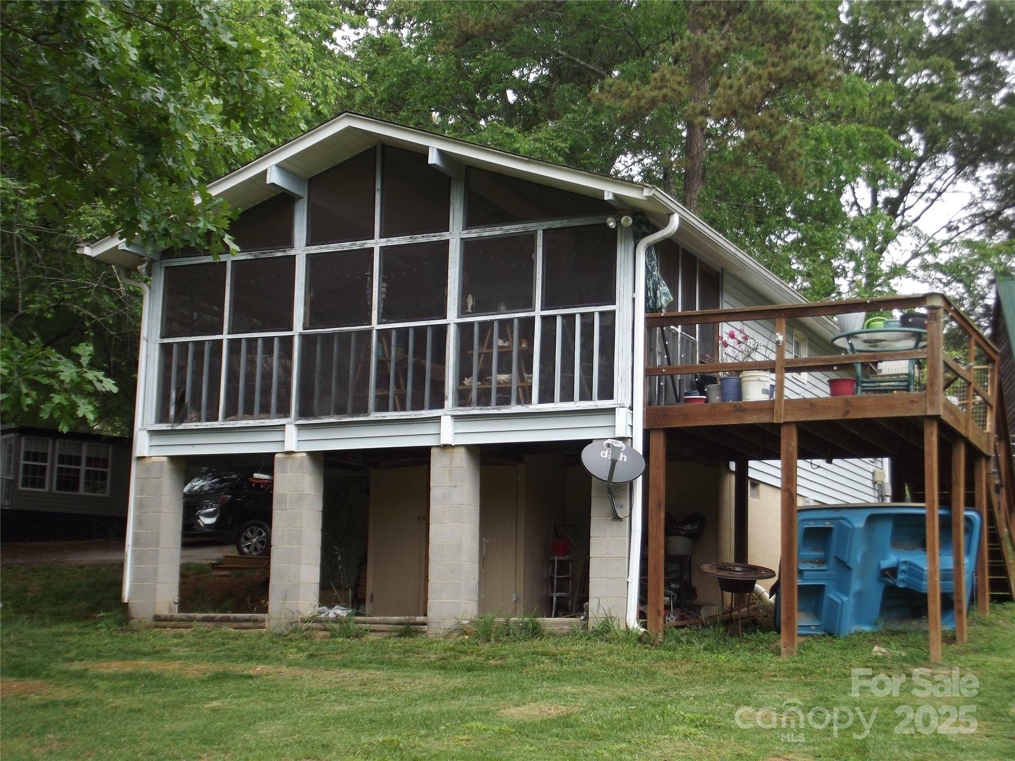 Sherrills Ford, NC 28673,6813 Navajo TRL