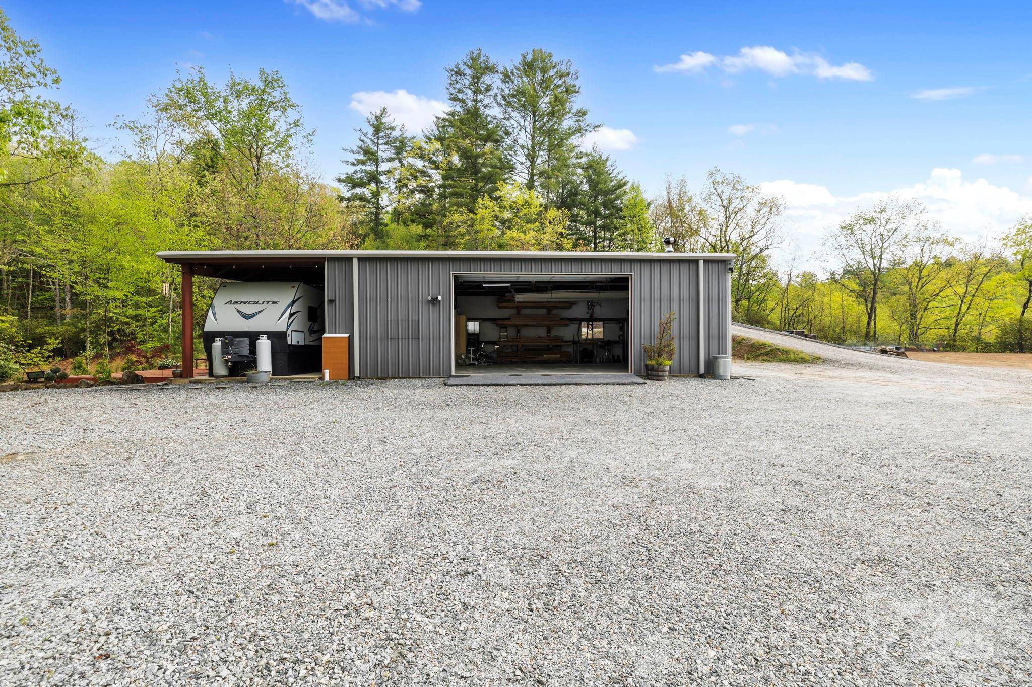 Lake Toxaway, NC 28747,181 Pathkiller RD