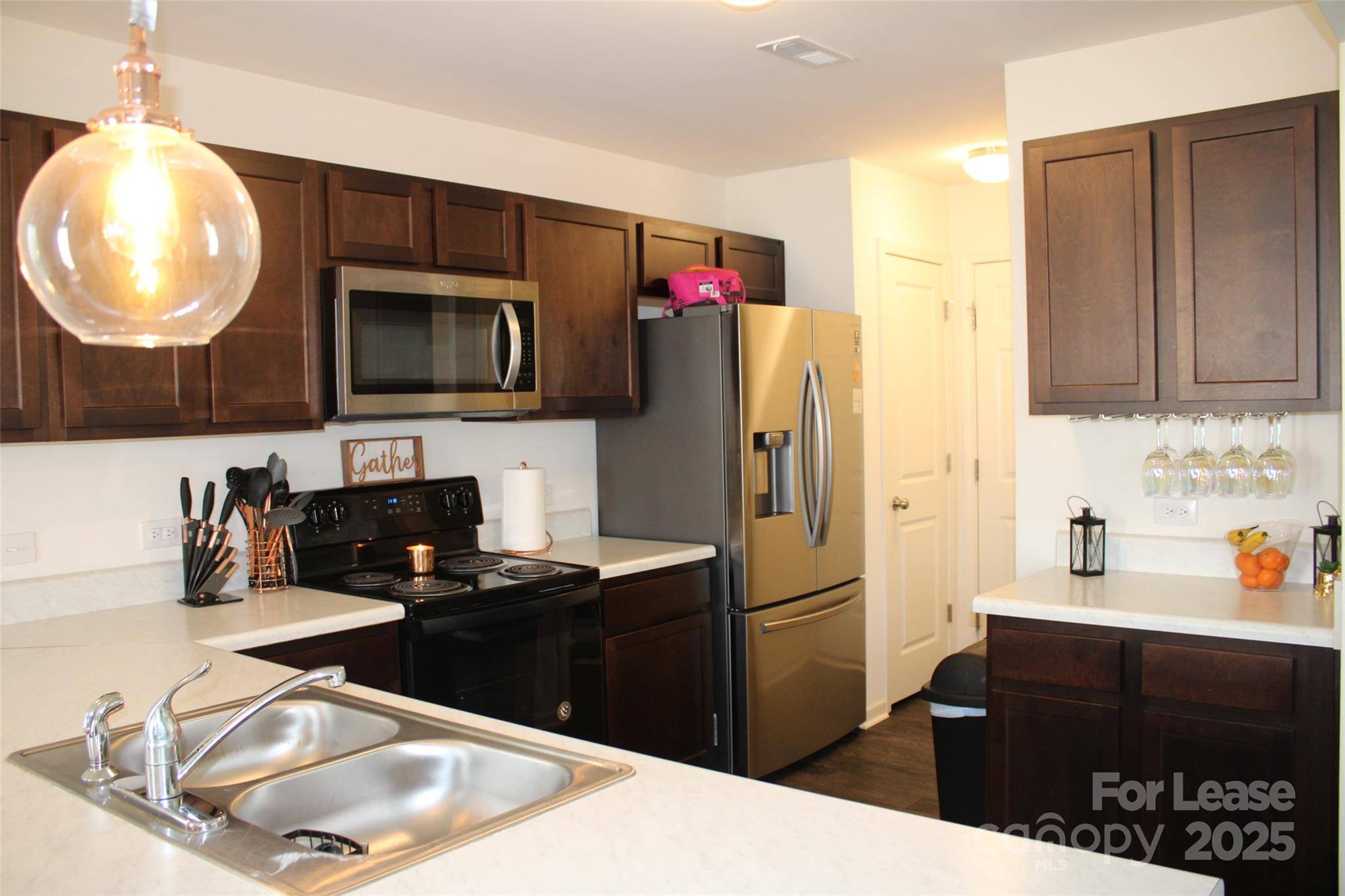 Charlotte, NC 28214,10207 Holly Park DR