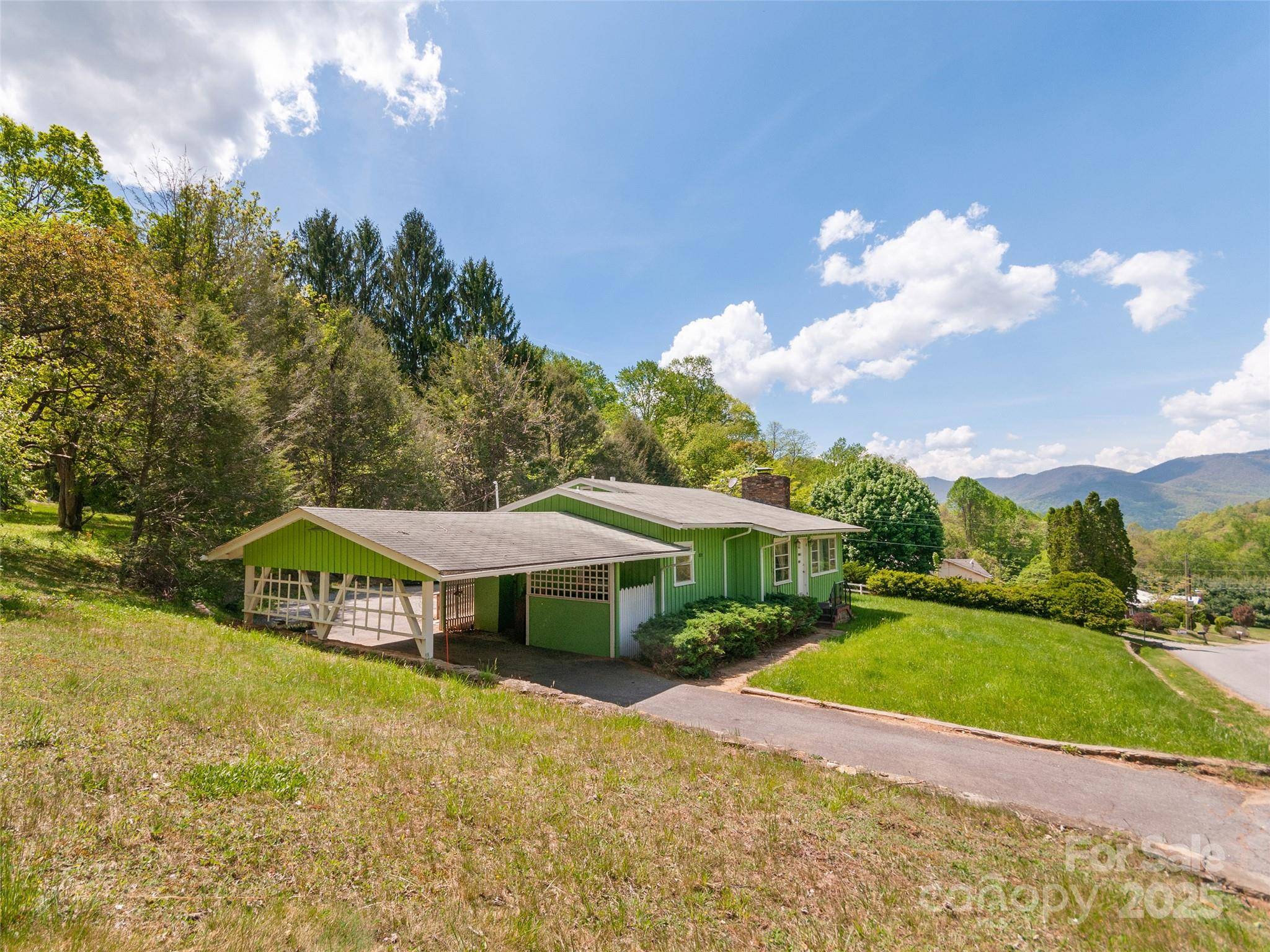 Waynesville, NC 28786,1532 Camp Branch RD