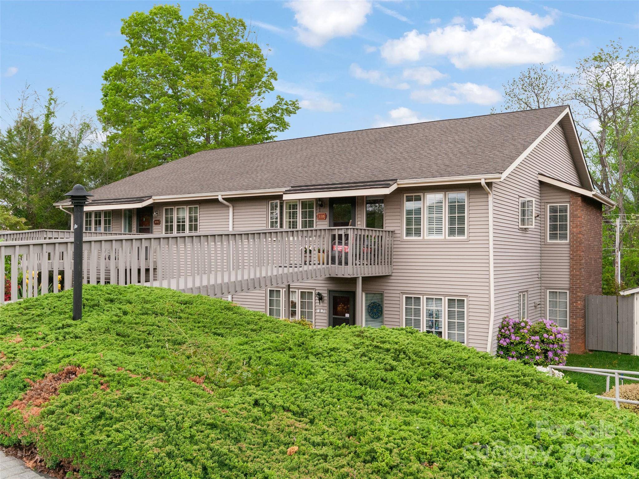 Waynesville, NC 28786,671 S Haywood ST #108B
