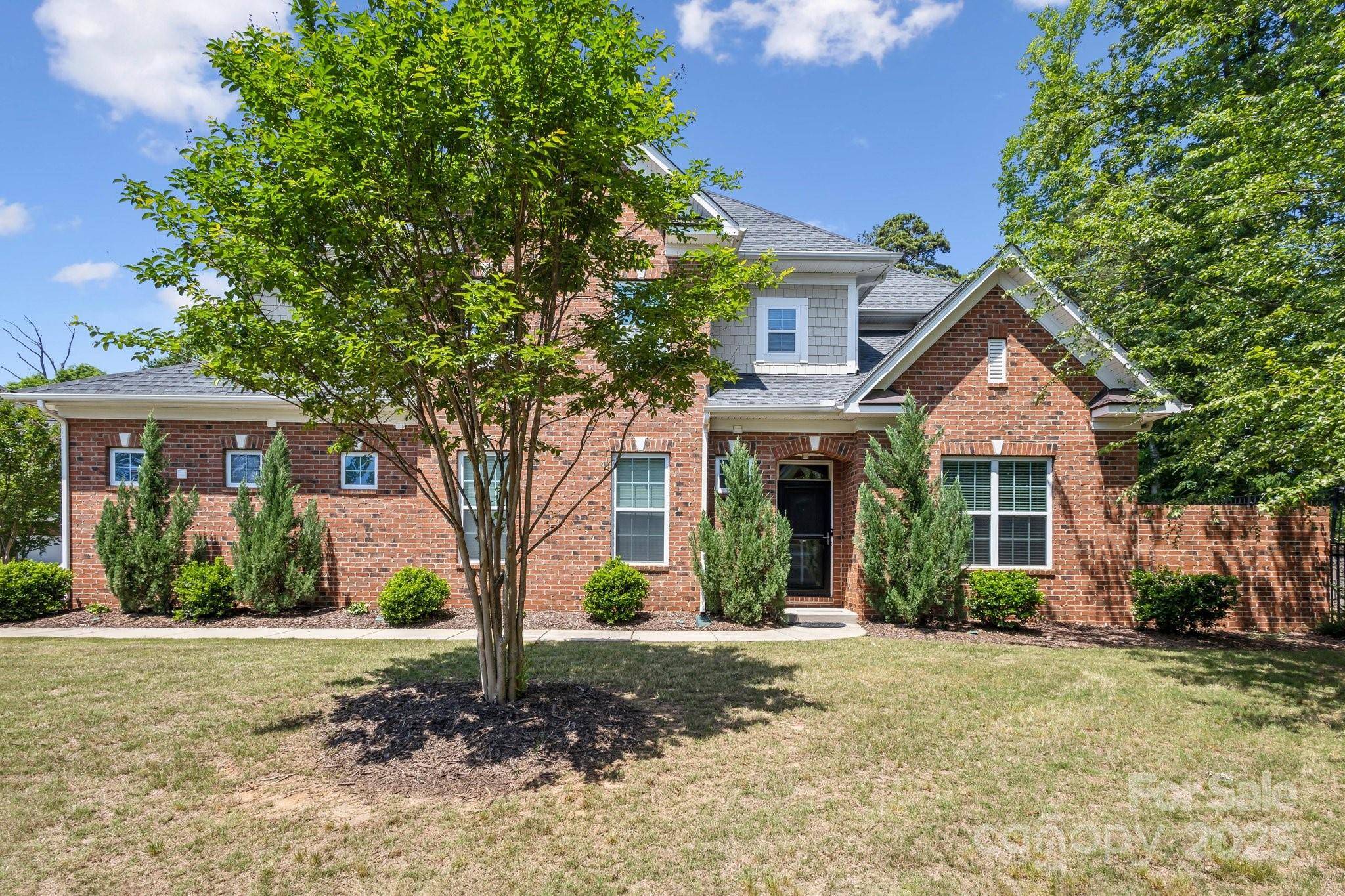 Fort Mill, SC 29708,907 Ospre LN