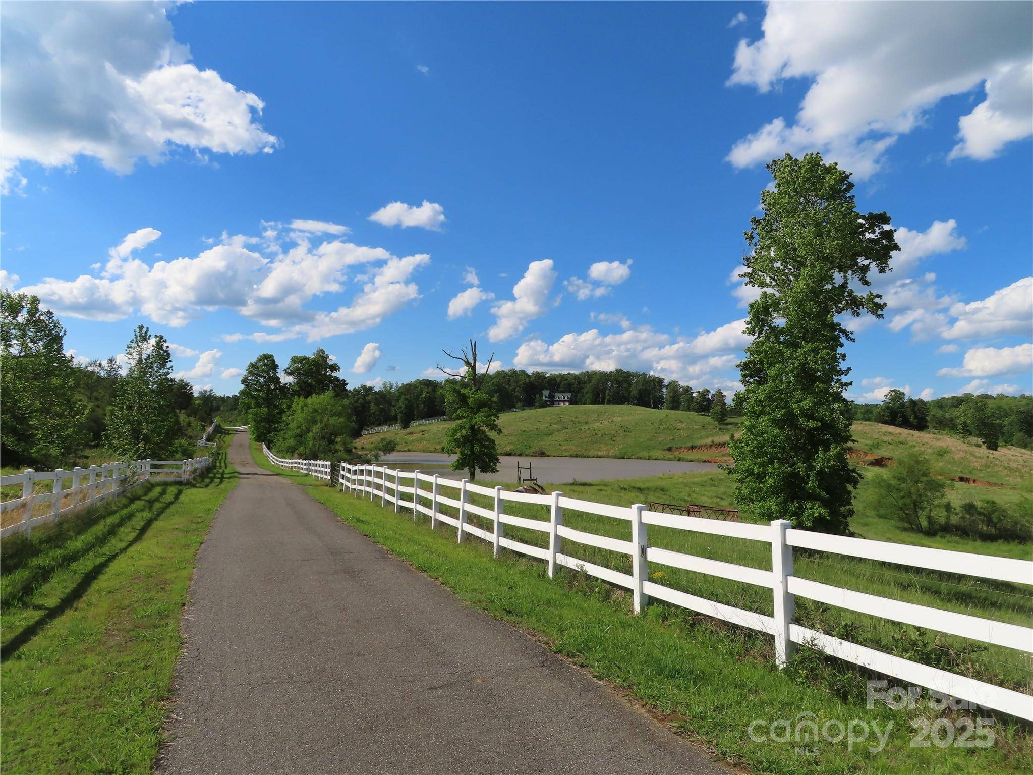 York, SC 2745,2530 Sharon RD