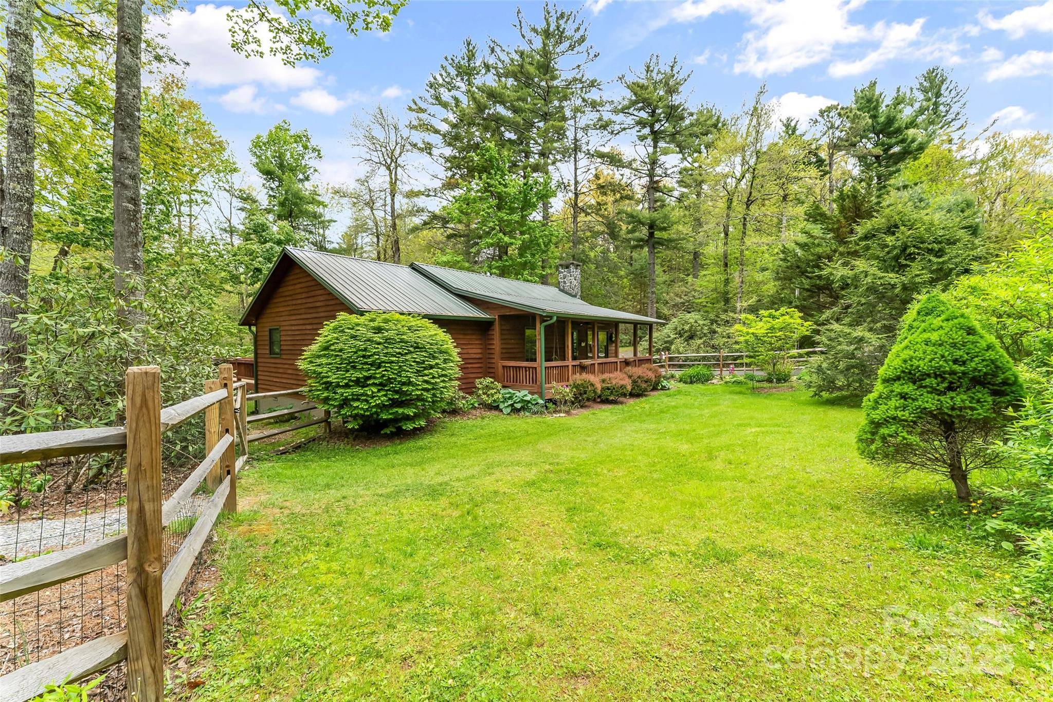 Newland, NC 28657,6562 Gingercake RD