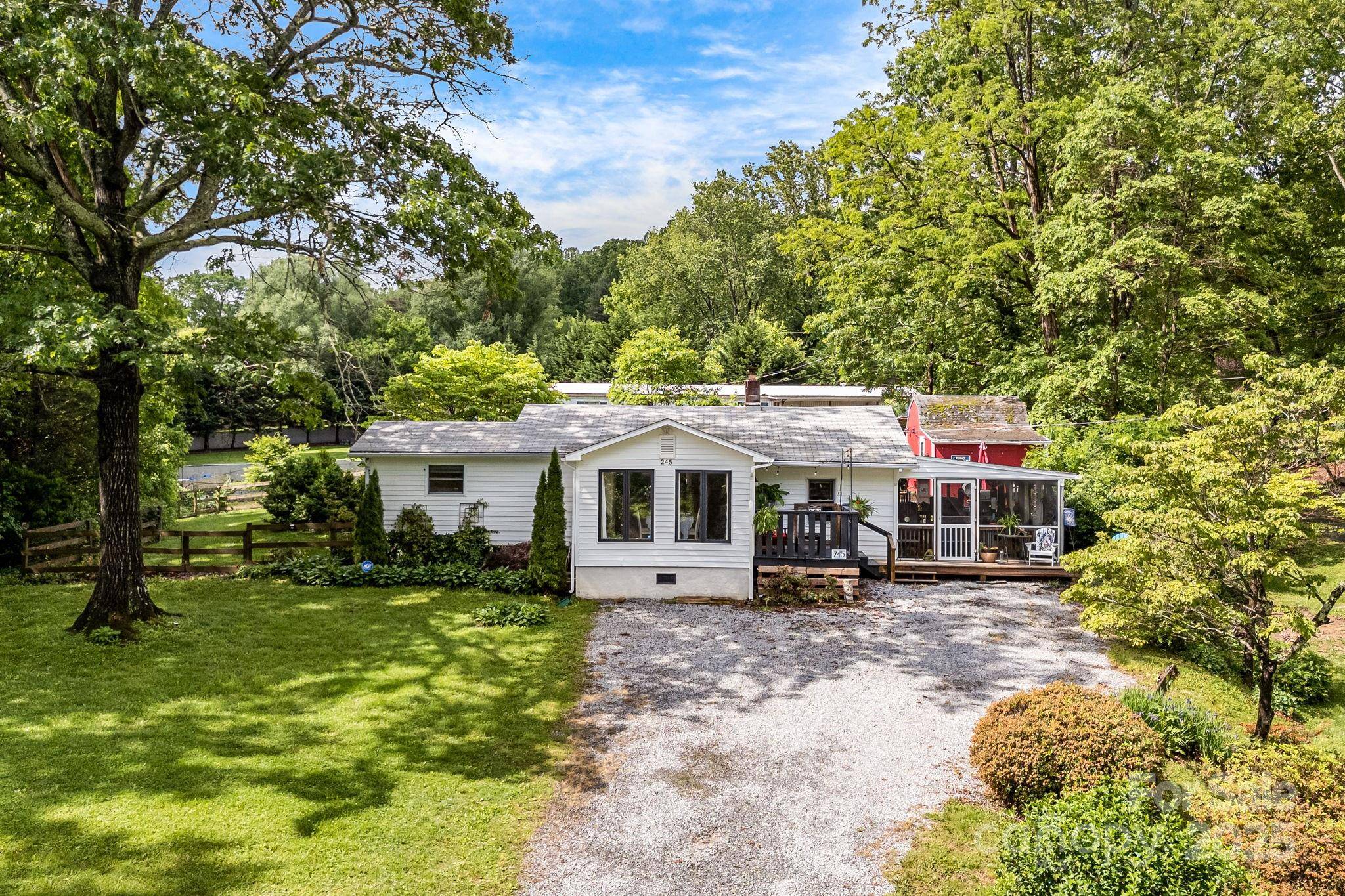 Hendersonville, NC 28791,245 Ashmore AVE