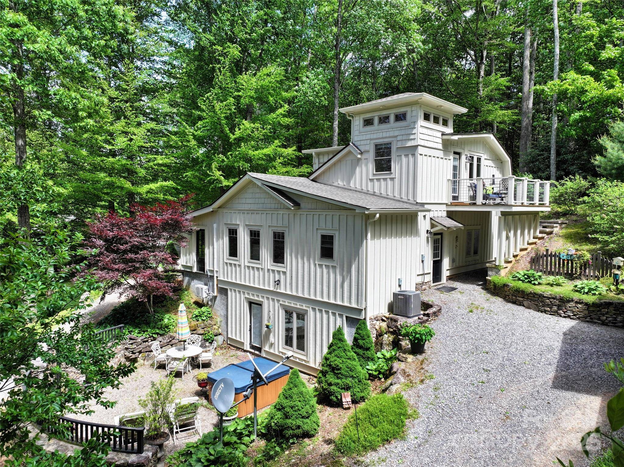 Waynesville, NC 28785,45 Gracious LN