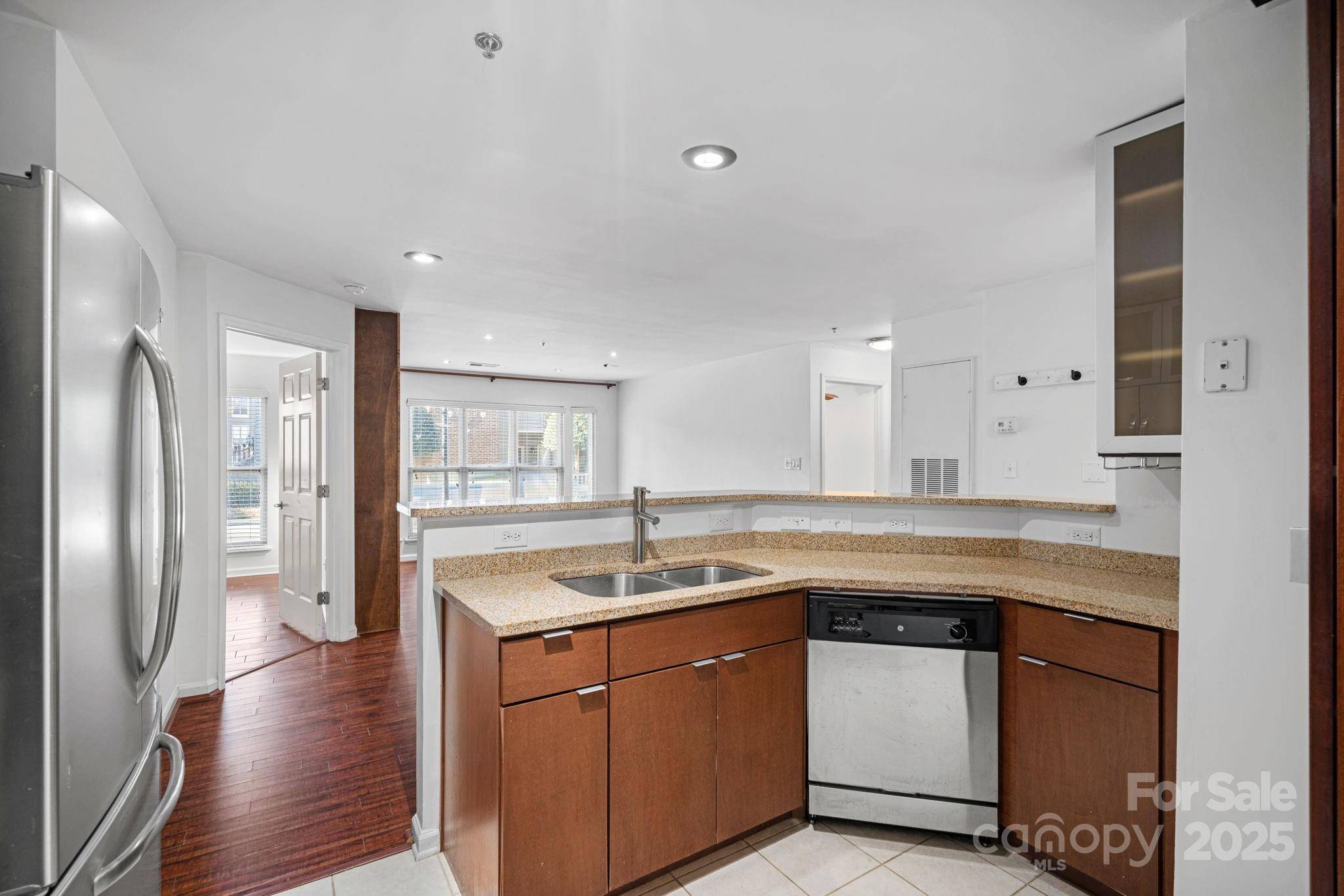 Charlotte, NC 28202,513 N Graham ST #1B