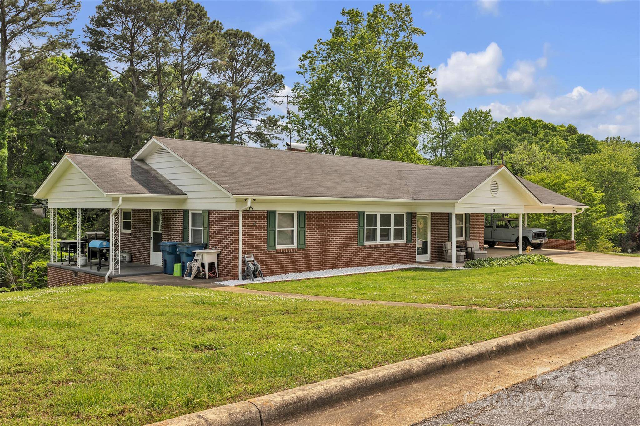Granite Falls, NC 28630,14 Maple DR