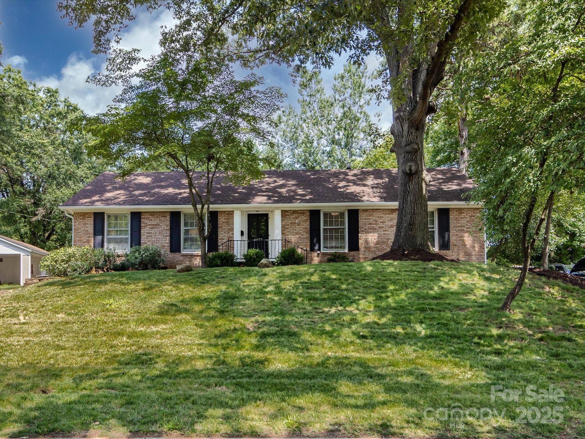 Charlotte, NC 28210,6922 Woodstock DR