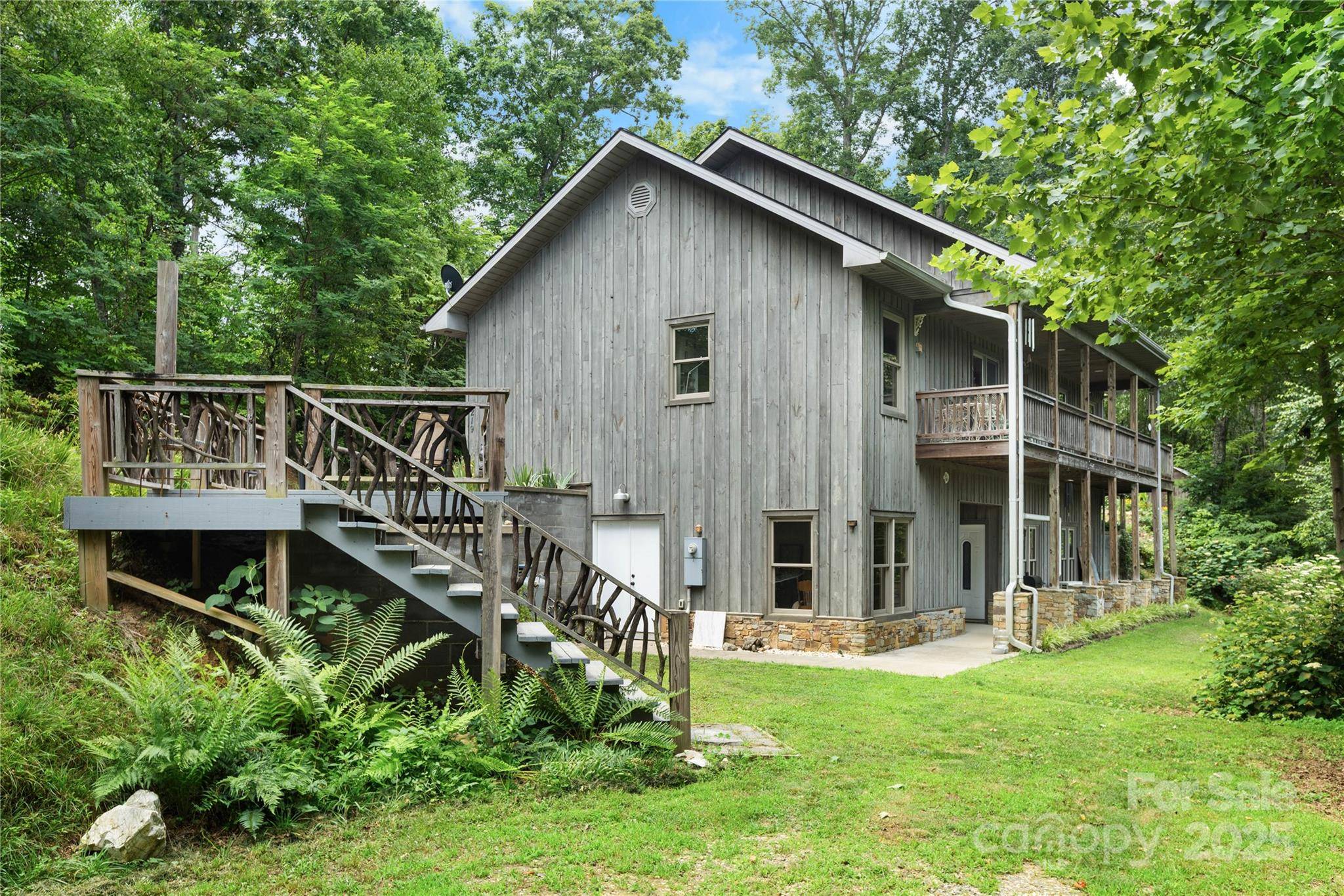 Whittier, NC 28789,219 Sandalwood DR