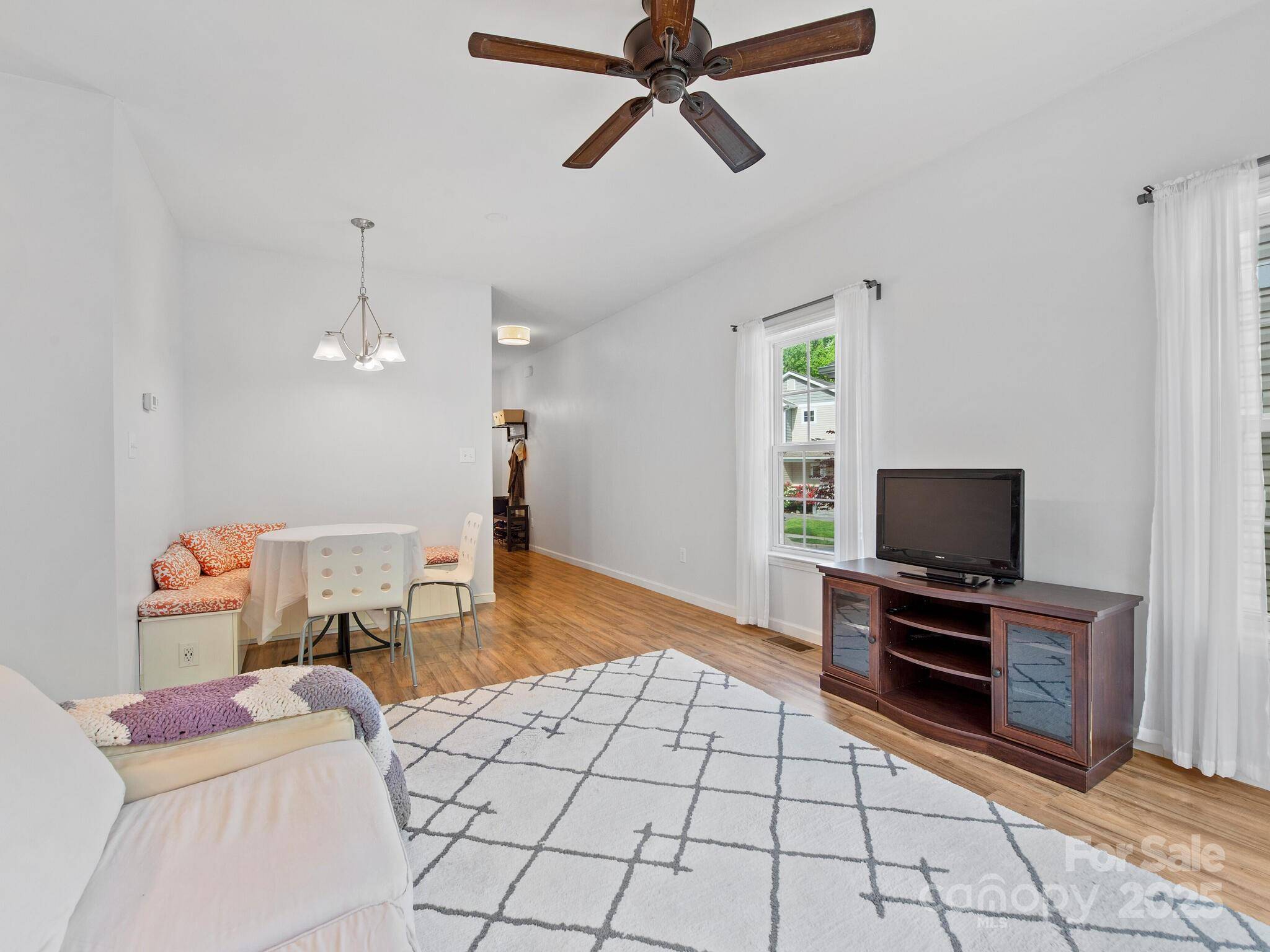 Asheville, NC 28806,71 Kirby RD