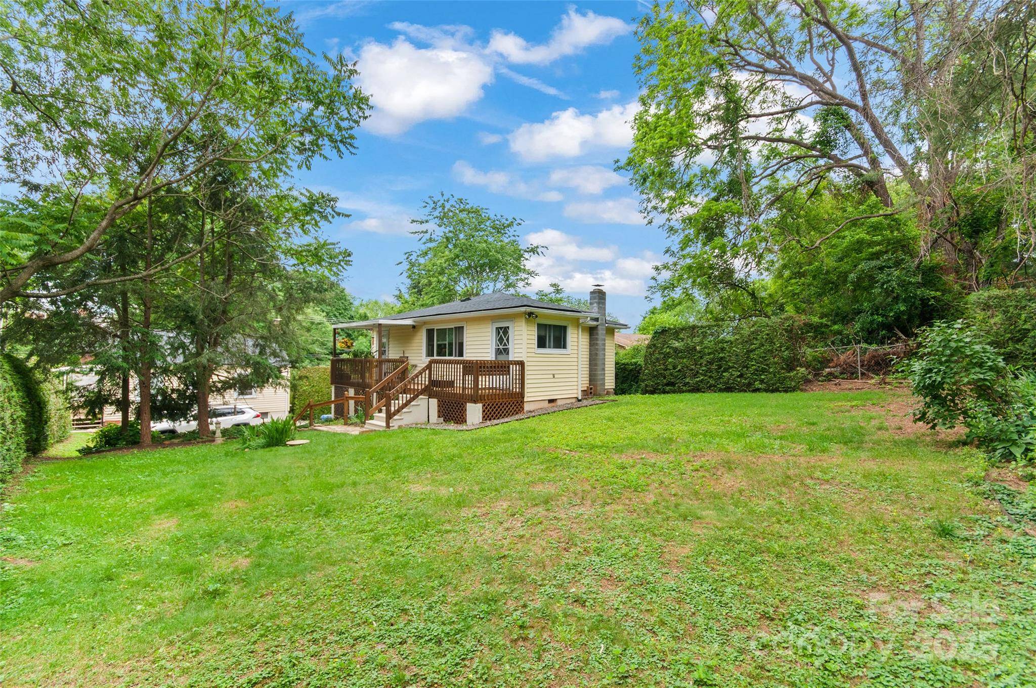 Asheville, NC 28804,141 Elkwood AVE
