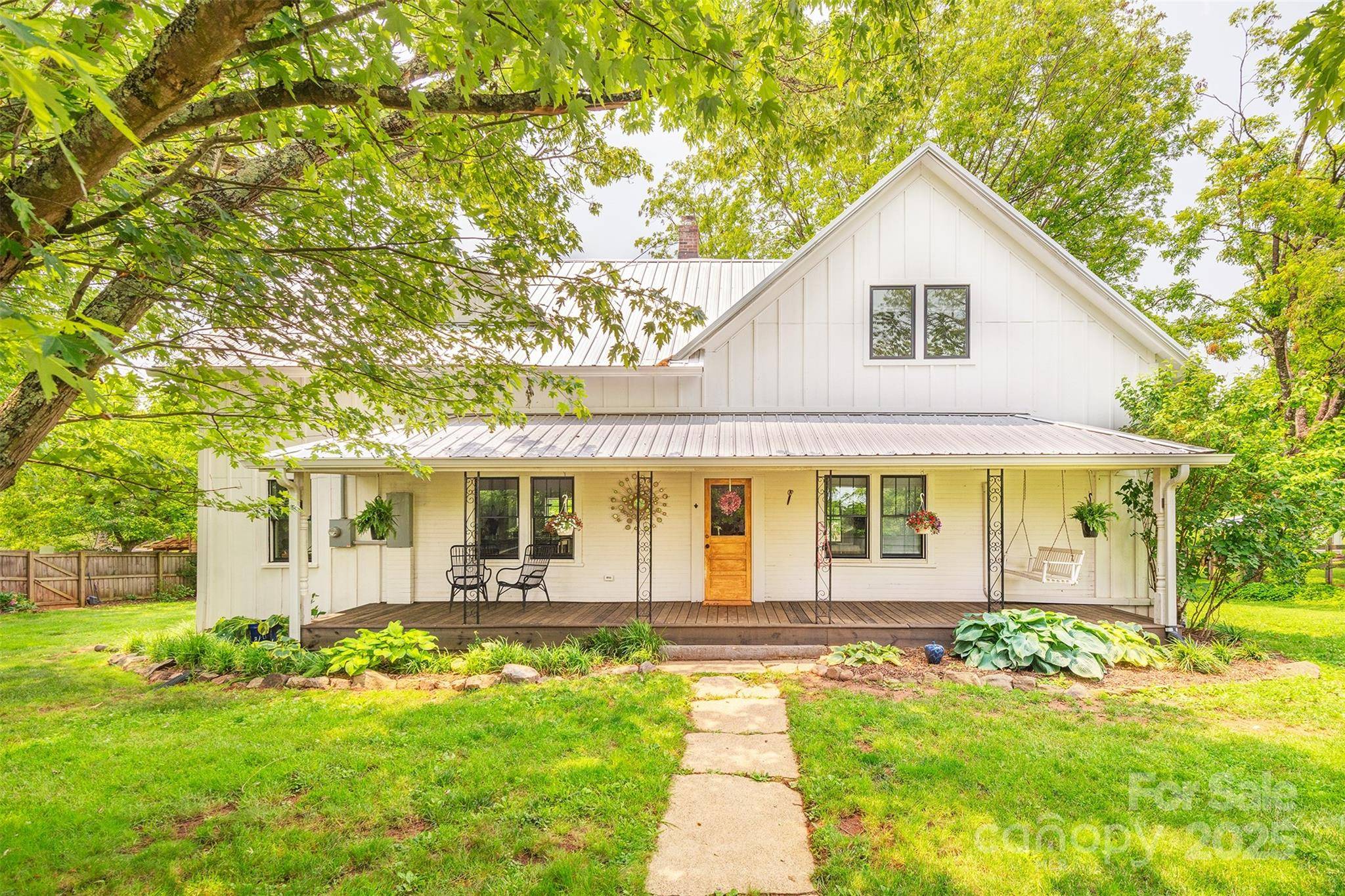 Weaverville, NC 28787,564 Jupiter RD