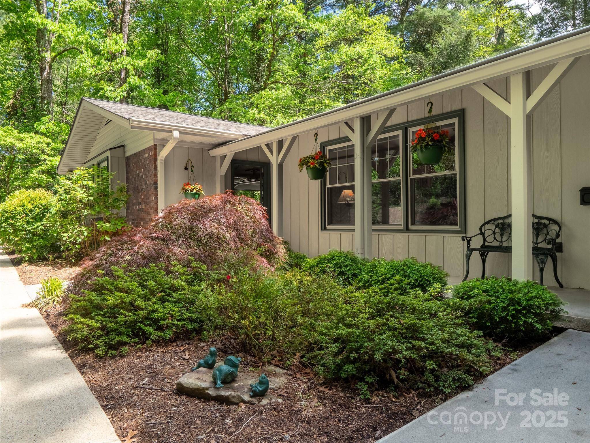 Hendersonville, NC 28739,2622 Kanuga Pines DR