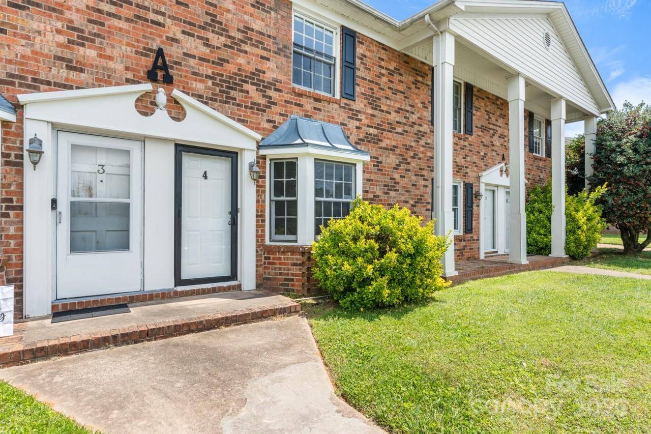 Hickory, NC 28601,160 17th Street PL NW