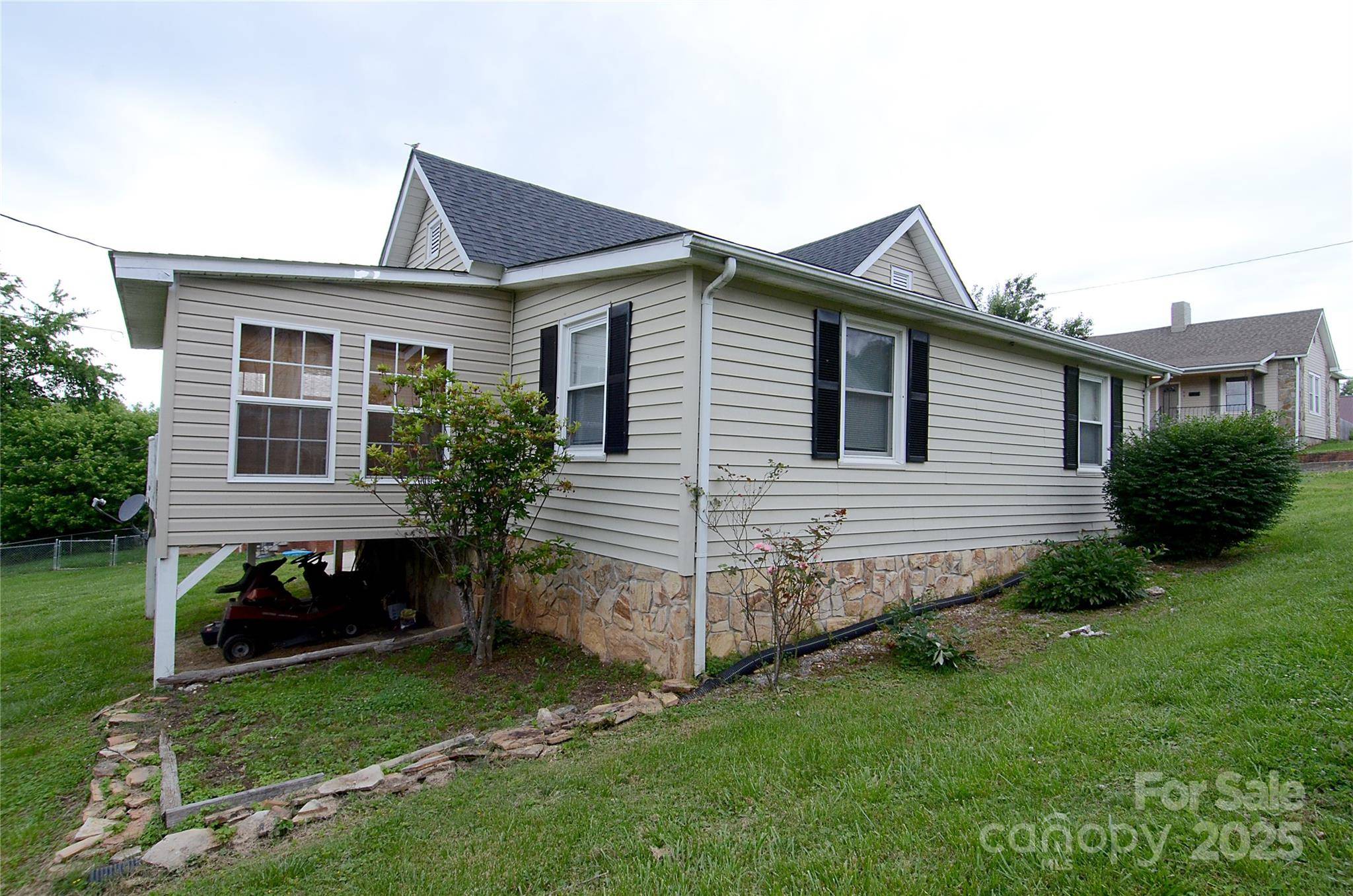Marion, NC 28752,60 3rd ST