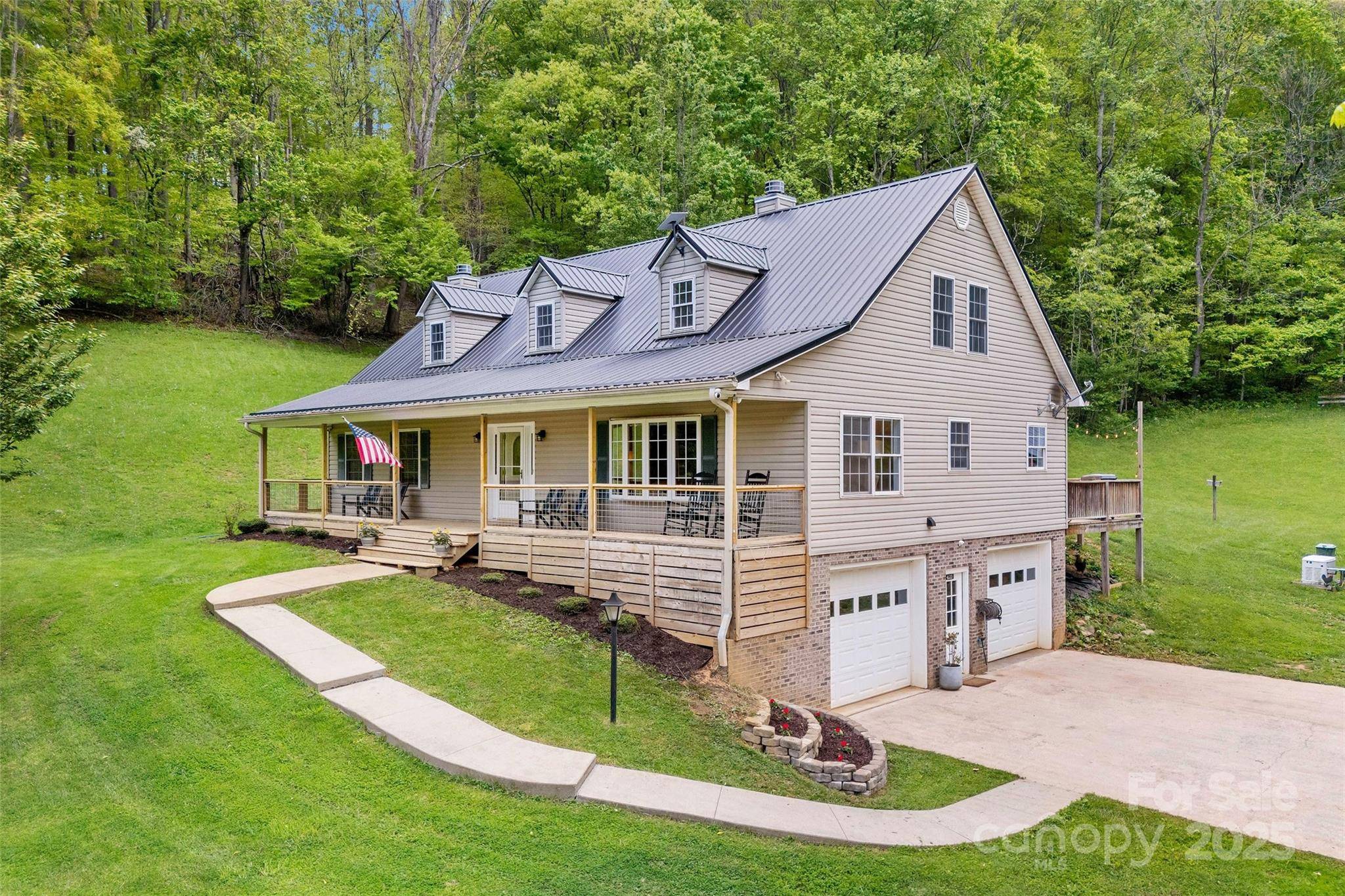 Bakersville, NC 28705,423 Cad Campbell RD