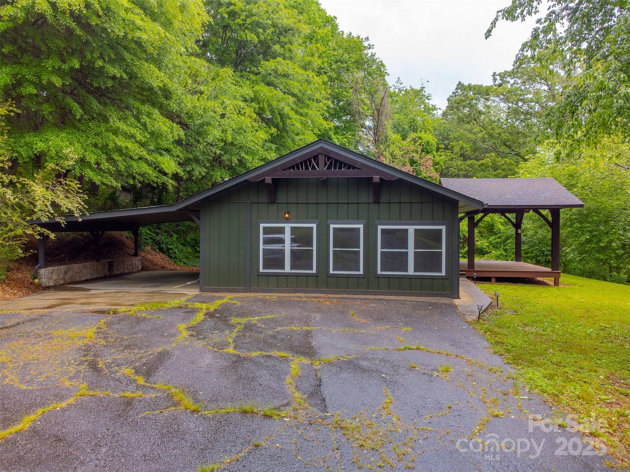 Cullowhee, NC 28723,16 Arkansas TRL