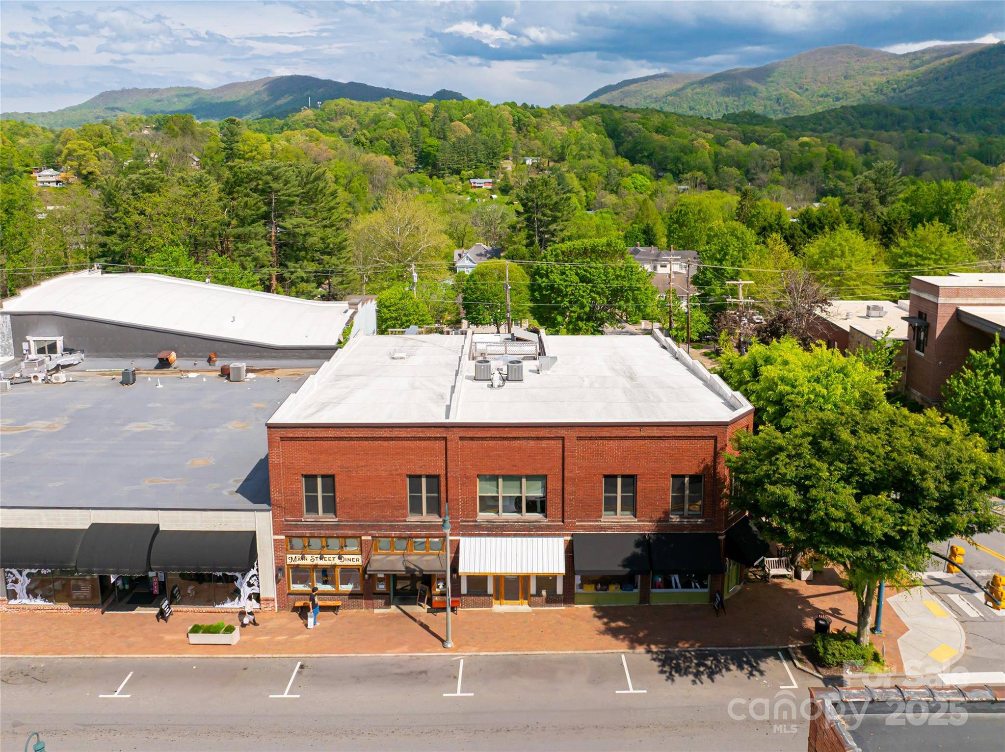 Waynesville, NC 28786,14 N Main ST #2