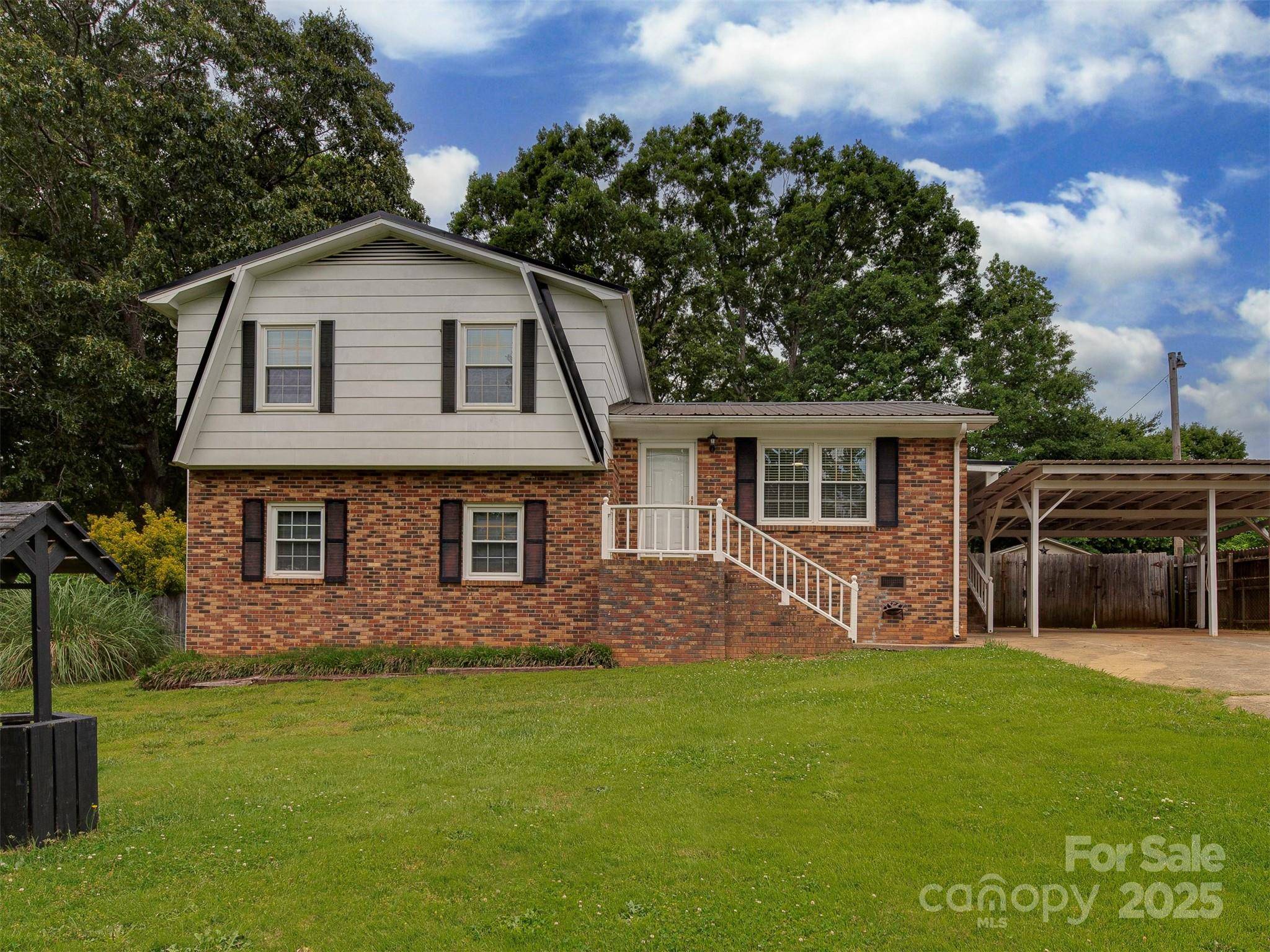 Gastonia, NC 28052,1040 Spring DR