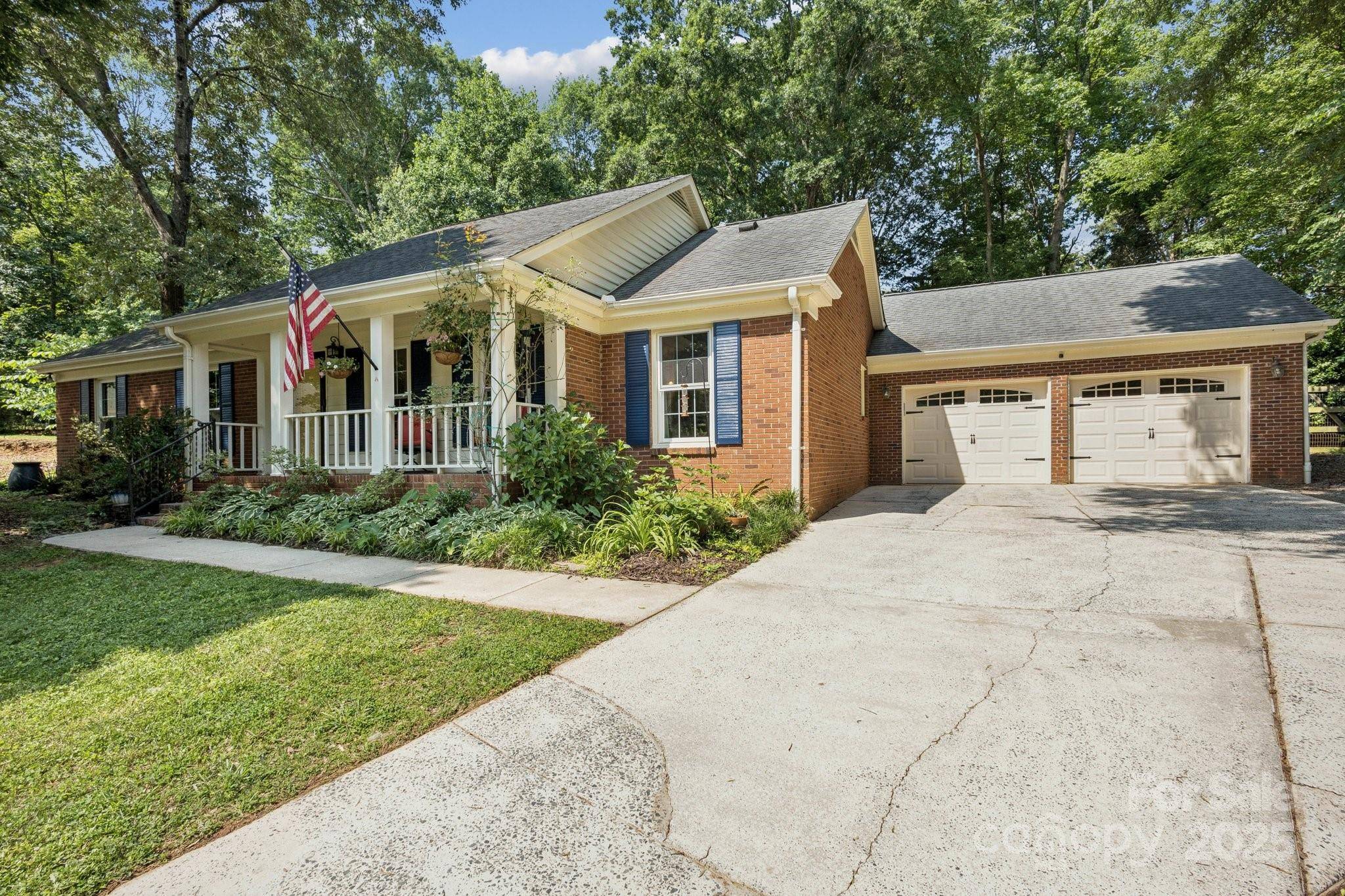 Matthews, NC 28105,405 Scarborough LN