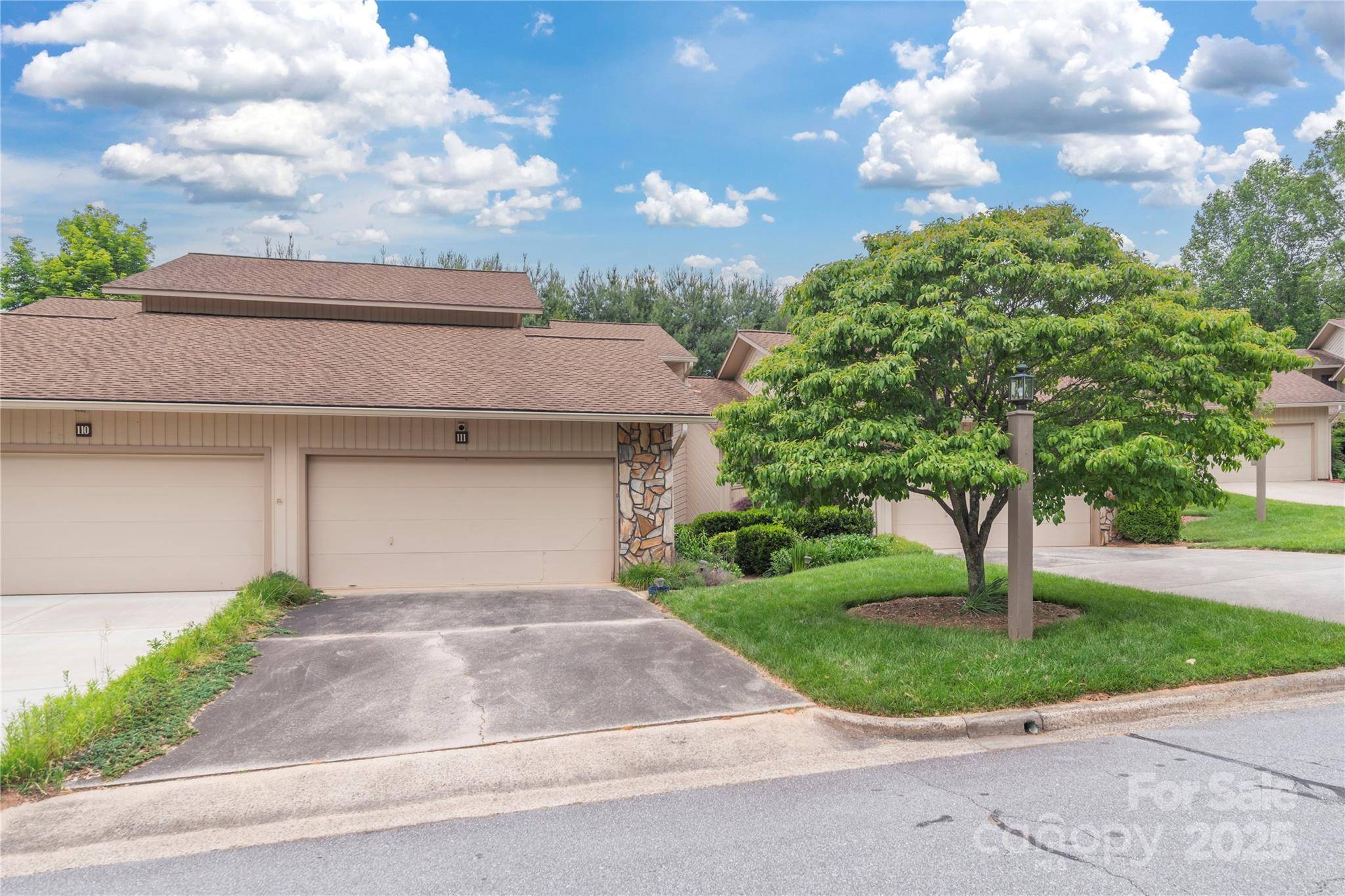 Asheville, NC 28803,111 Clubwood CT