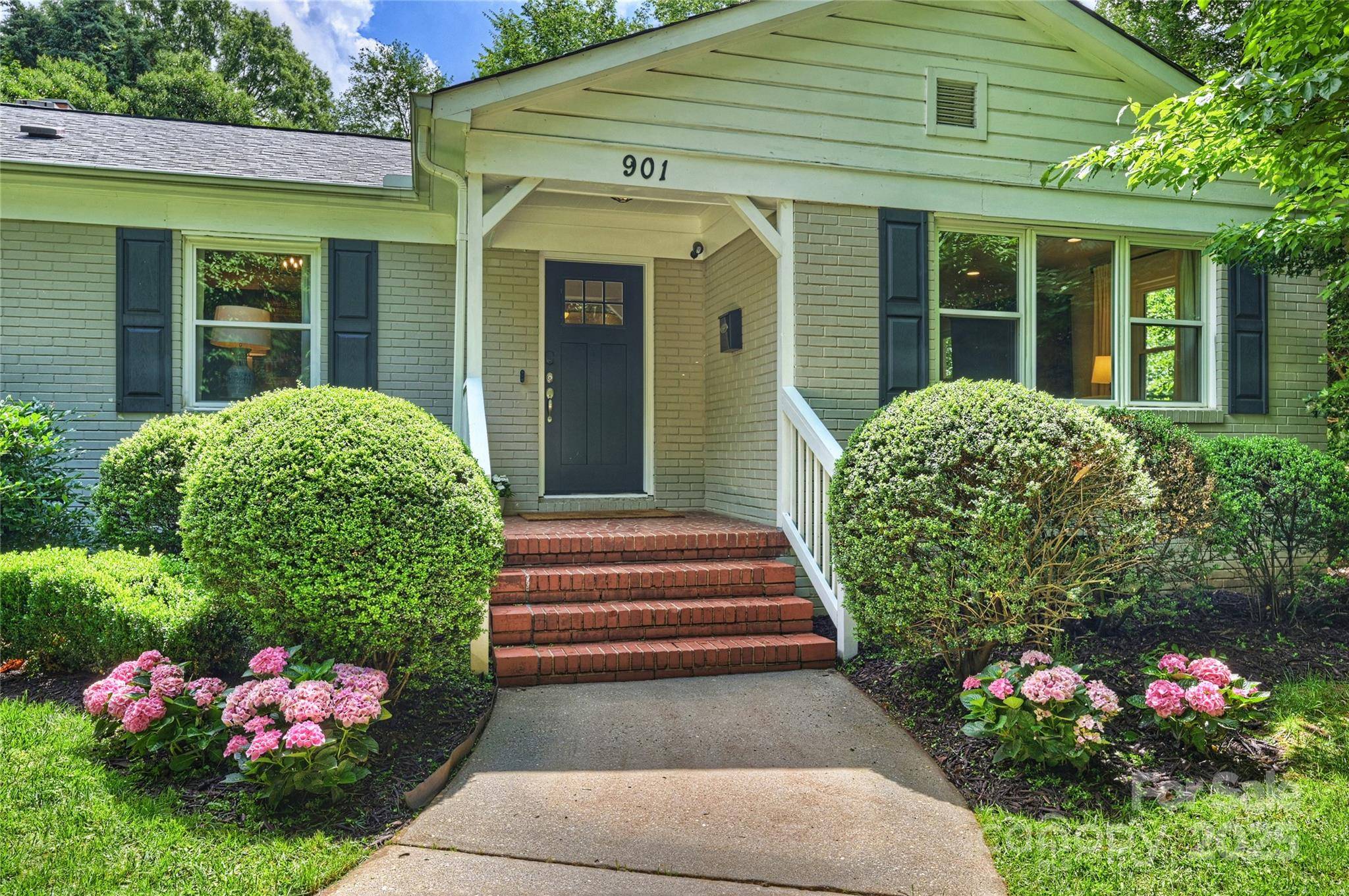 Charlotte, NC 28209,901 Scaleybark RD
