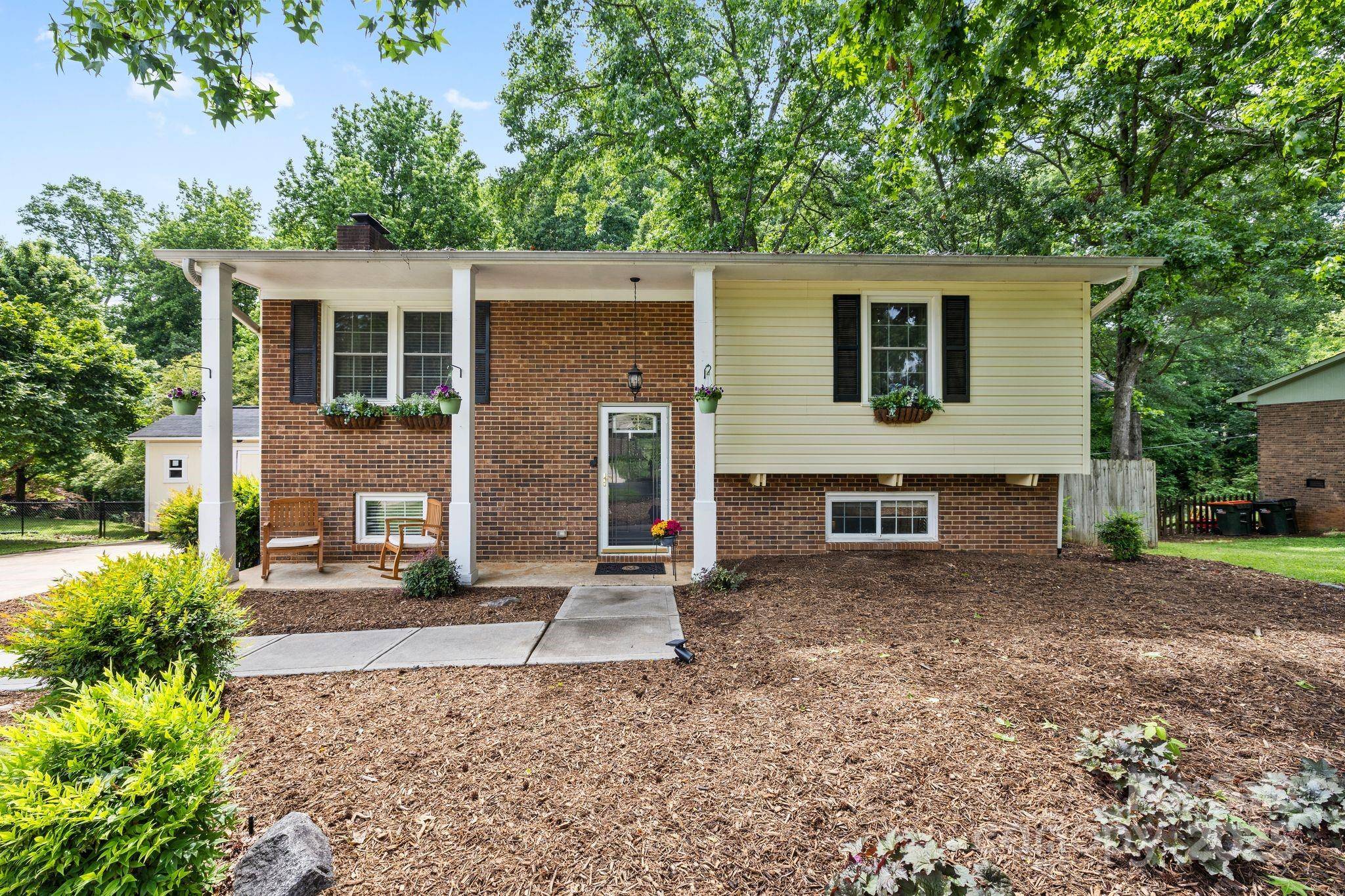 Fort Mill, SC 29715,206 Pelham LN