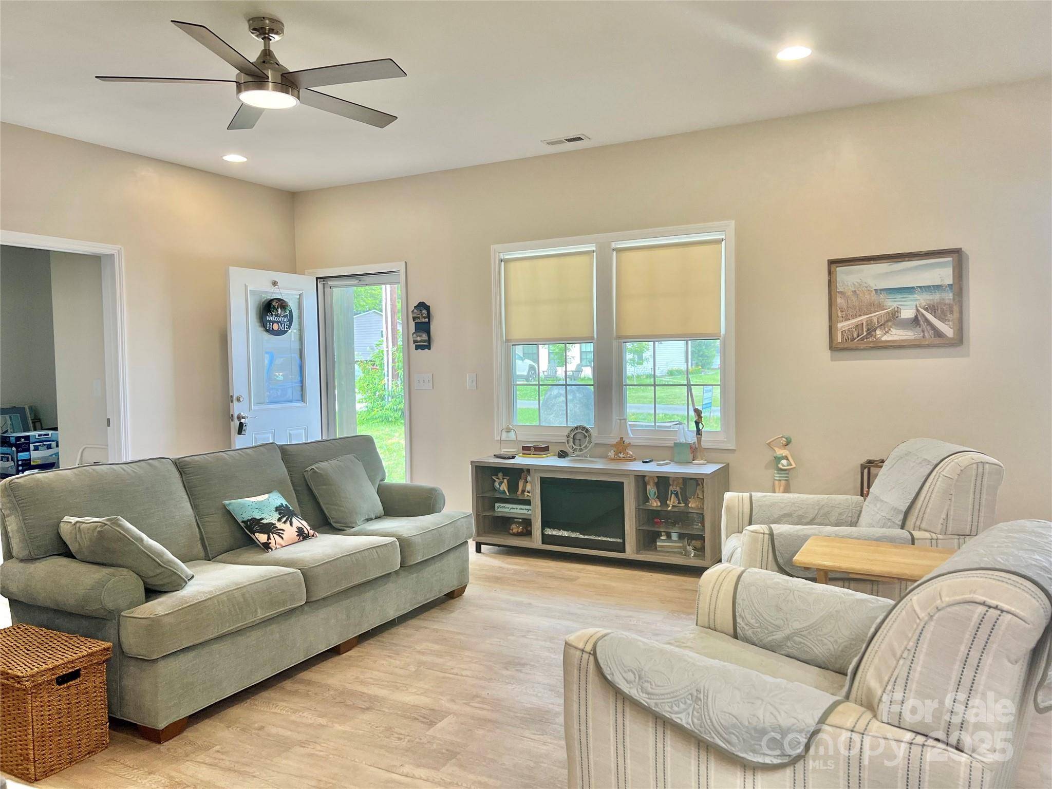 Salisbury, NC 28146,132 Swimmers LN
