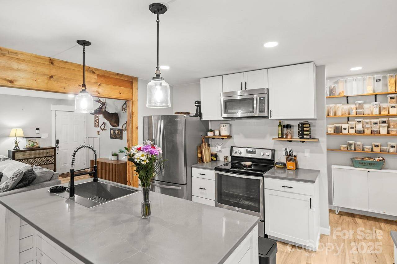 Granite Falls, NC 28630,2097 Ala LN