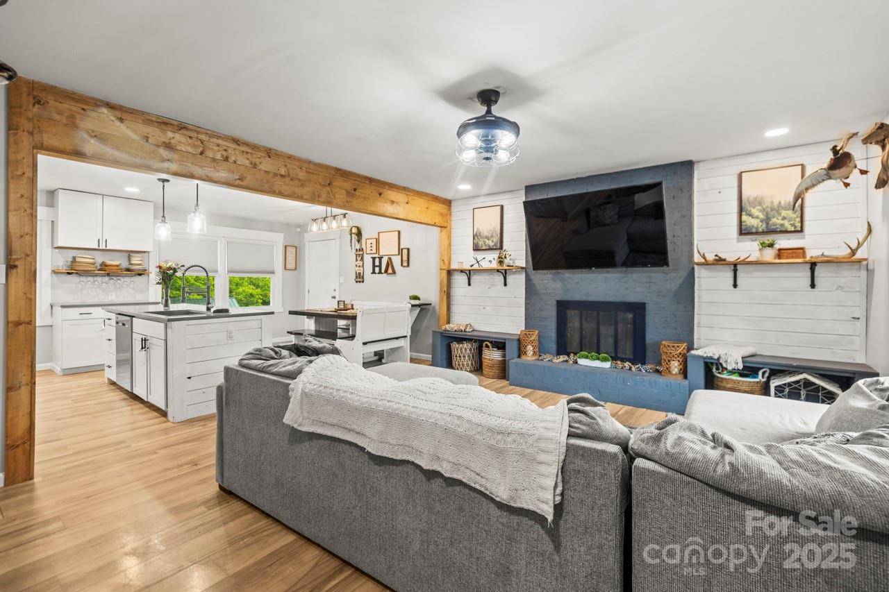 Granite Falls, NC 28630,2097 Ala LN