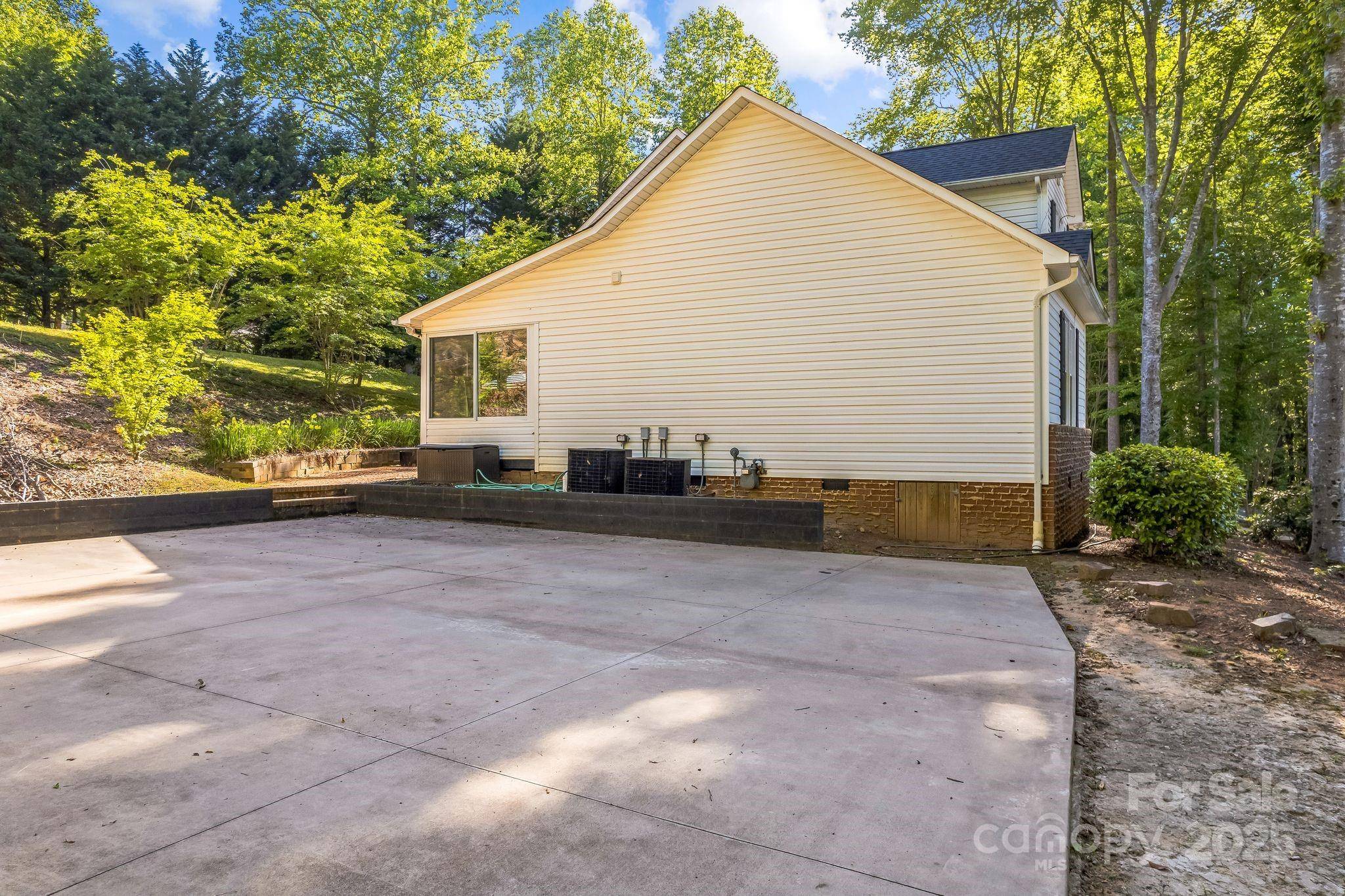 Rutherfordton, NC 28139,190 Hannah DR