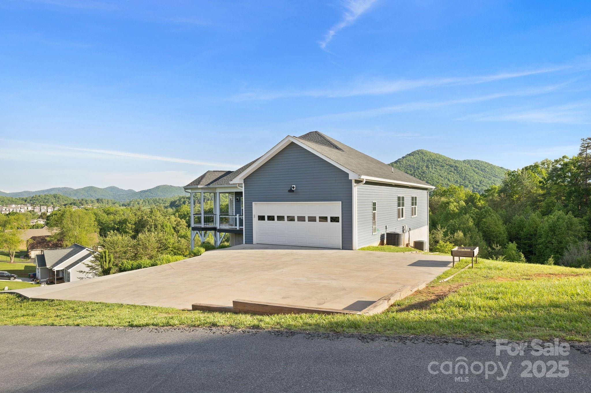 Leicester, NC 28748,505 Sky Ridge DR
