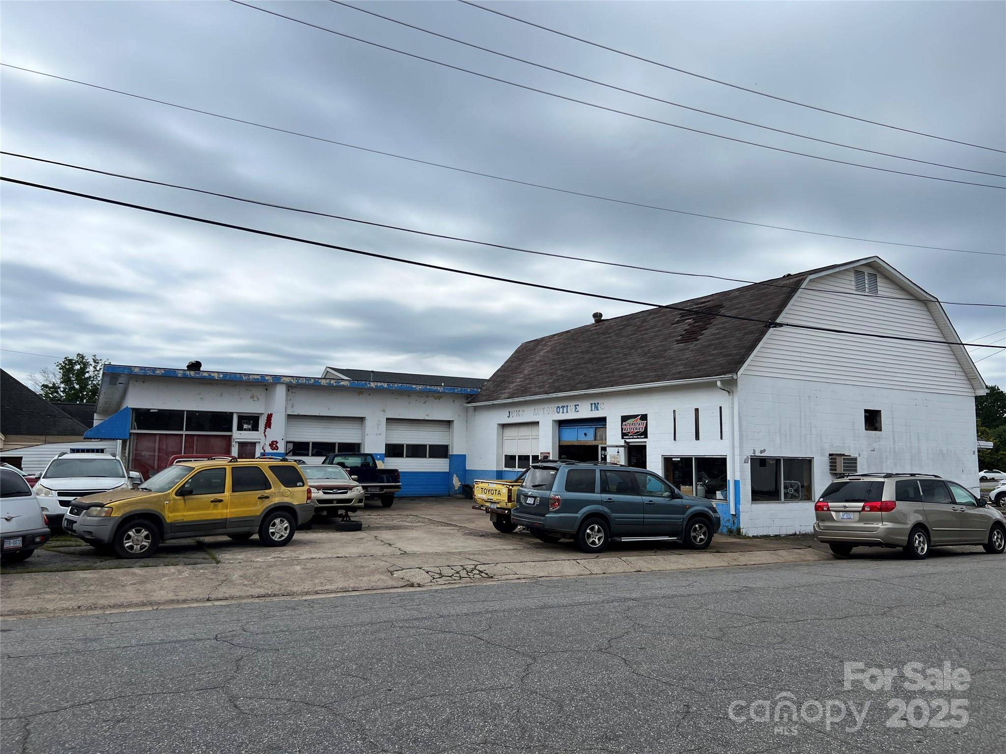 Newton, NC 28658,11 E B ST