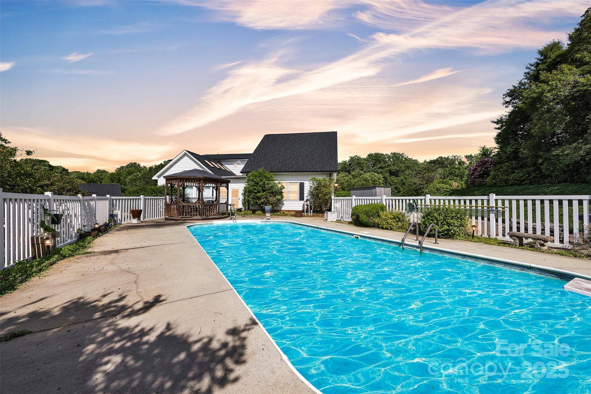 Statesville, NC 28625,129 Renaissance PL