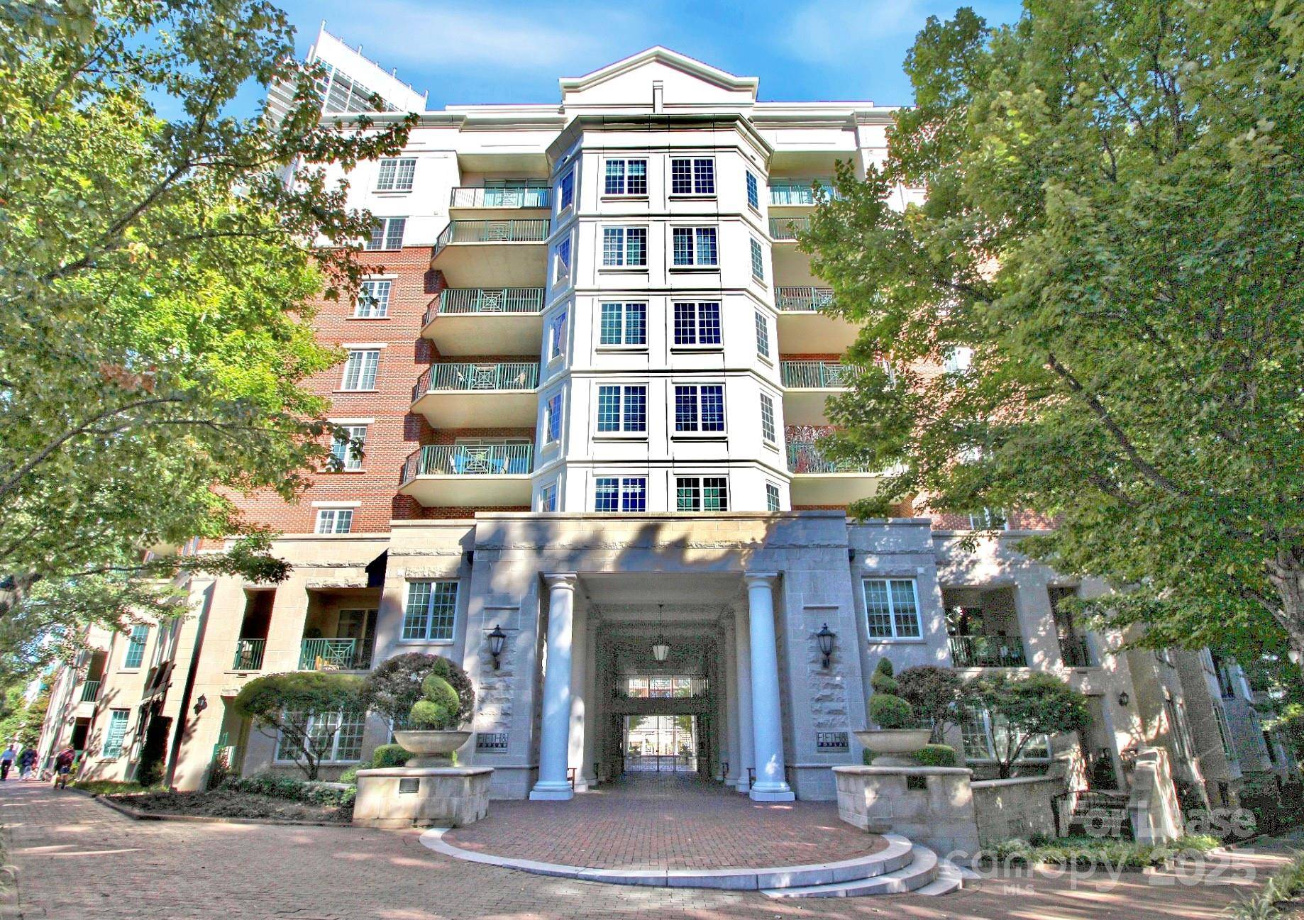Charlotte, NC 28202,300 W 5th ST #315