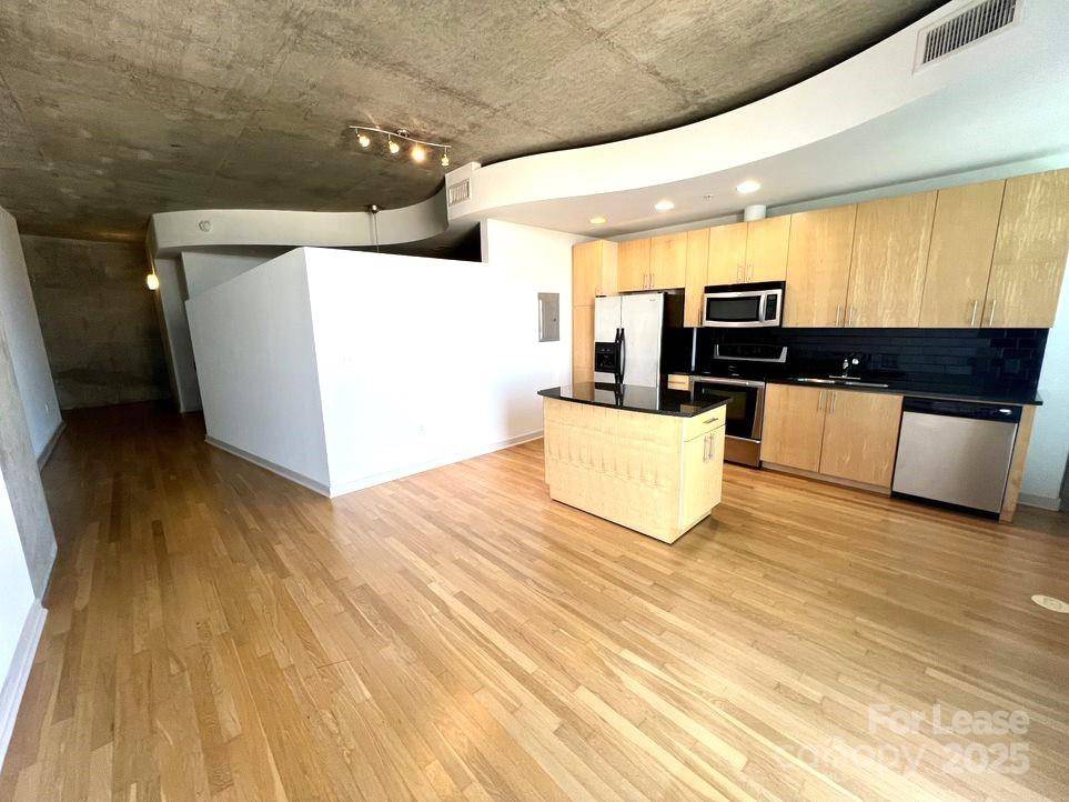 Charlotte, NC 28202,210 N Church ST #2008