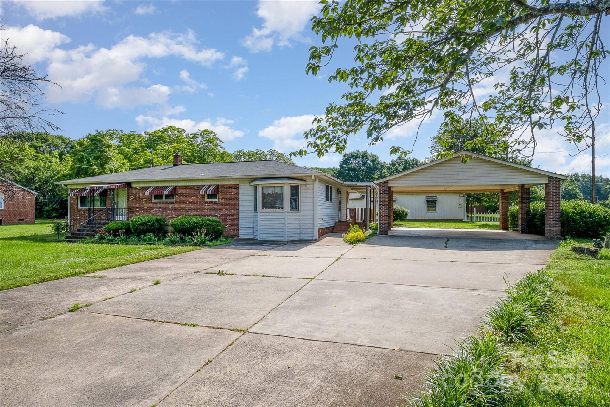 Charlotte, NC 28214,319 Glenhaven DR