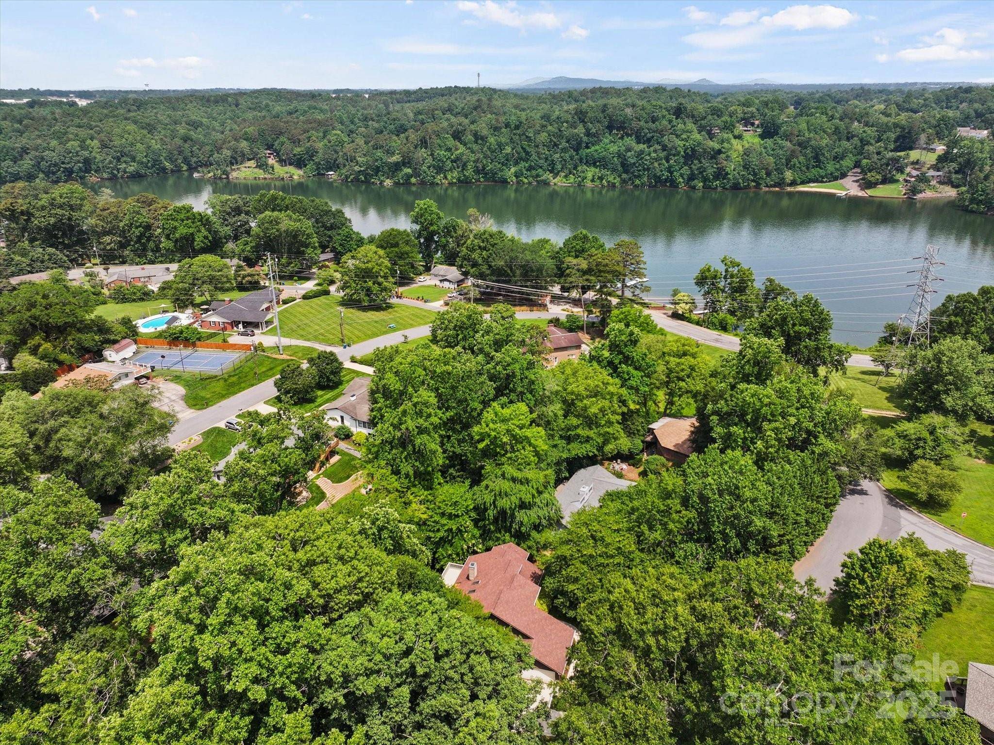 Hickory, NC 28601,2045 10th Street LN NW