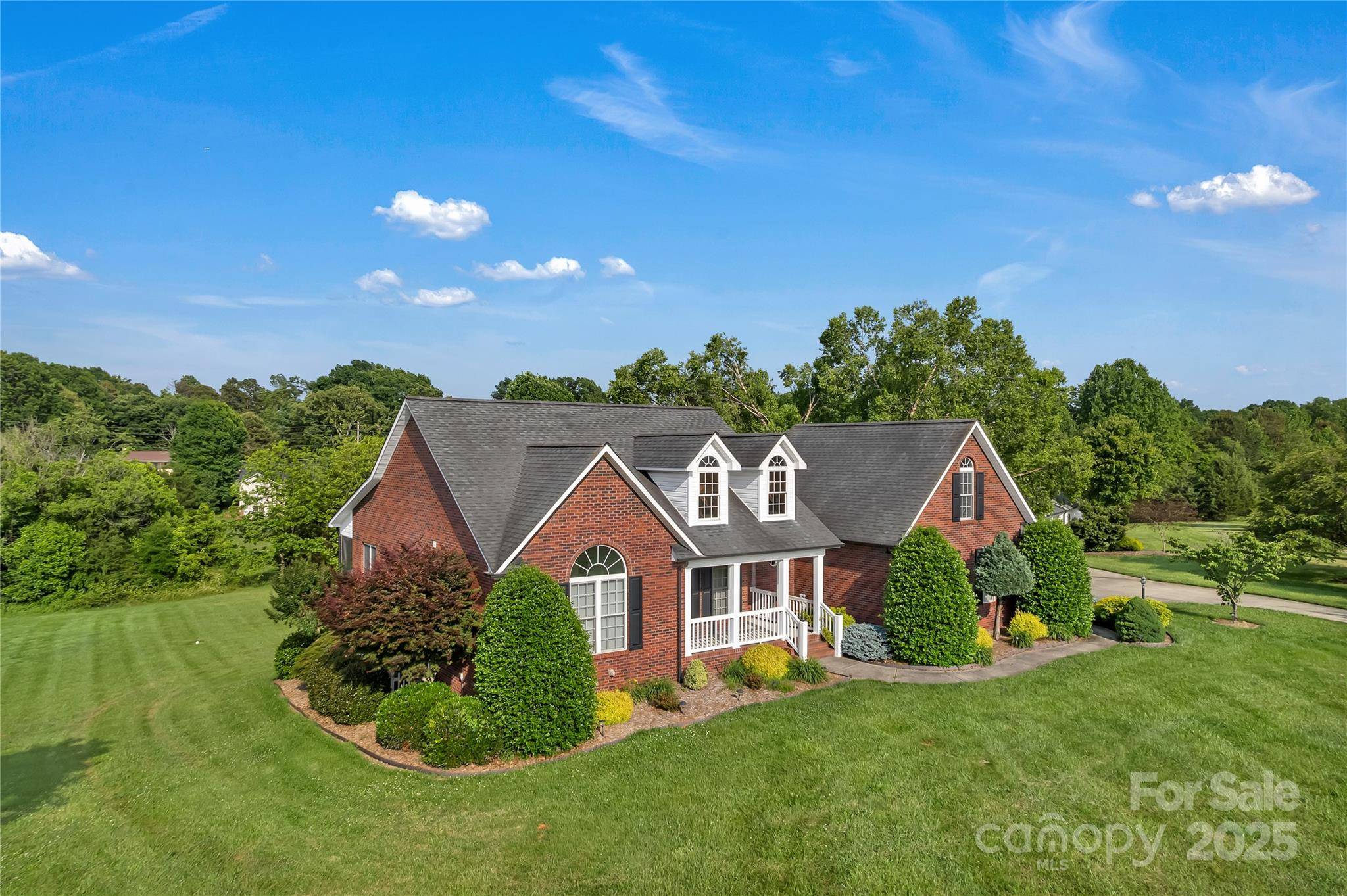 Cherryville, NC 28021,814 Settlers DR