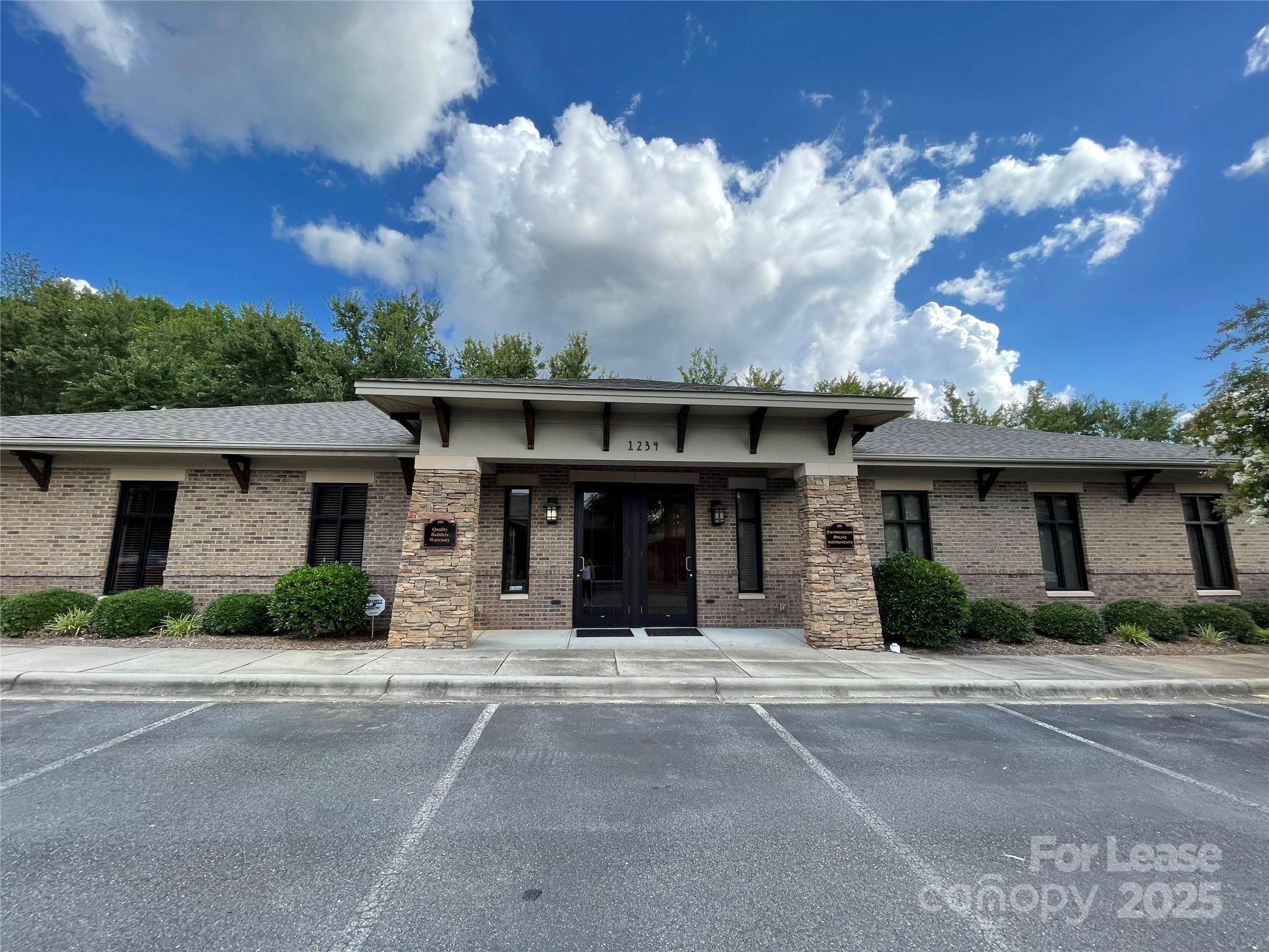 Matthews, NC 28105,1234 Mann DR #200