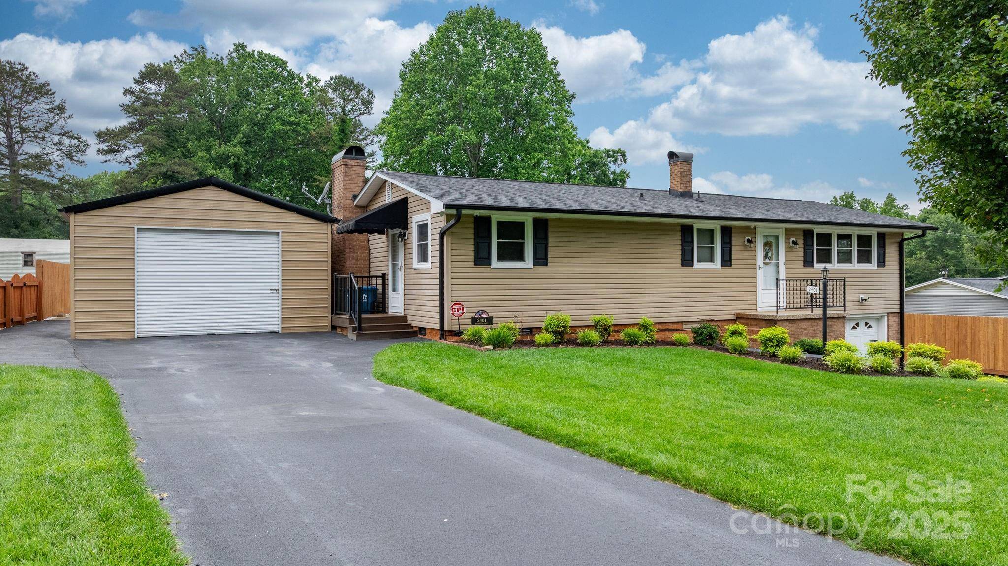 Newton, NC 28658,2401 Hillside DR